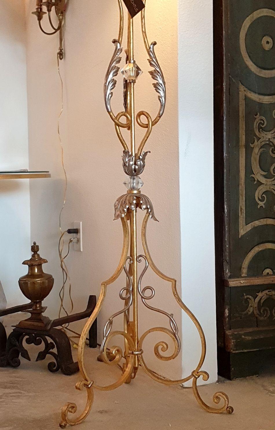 Francese Lampada da terra in ferro battuto, Francia in vendita