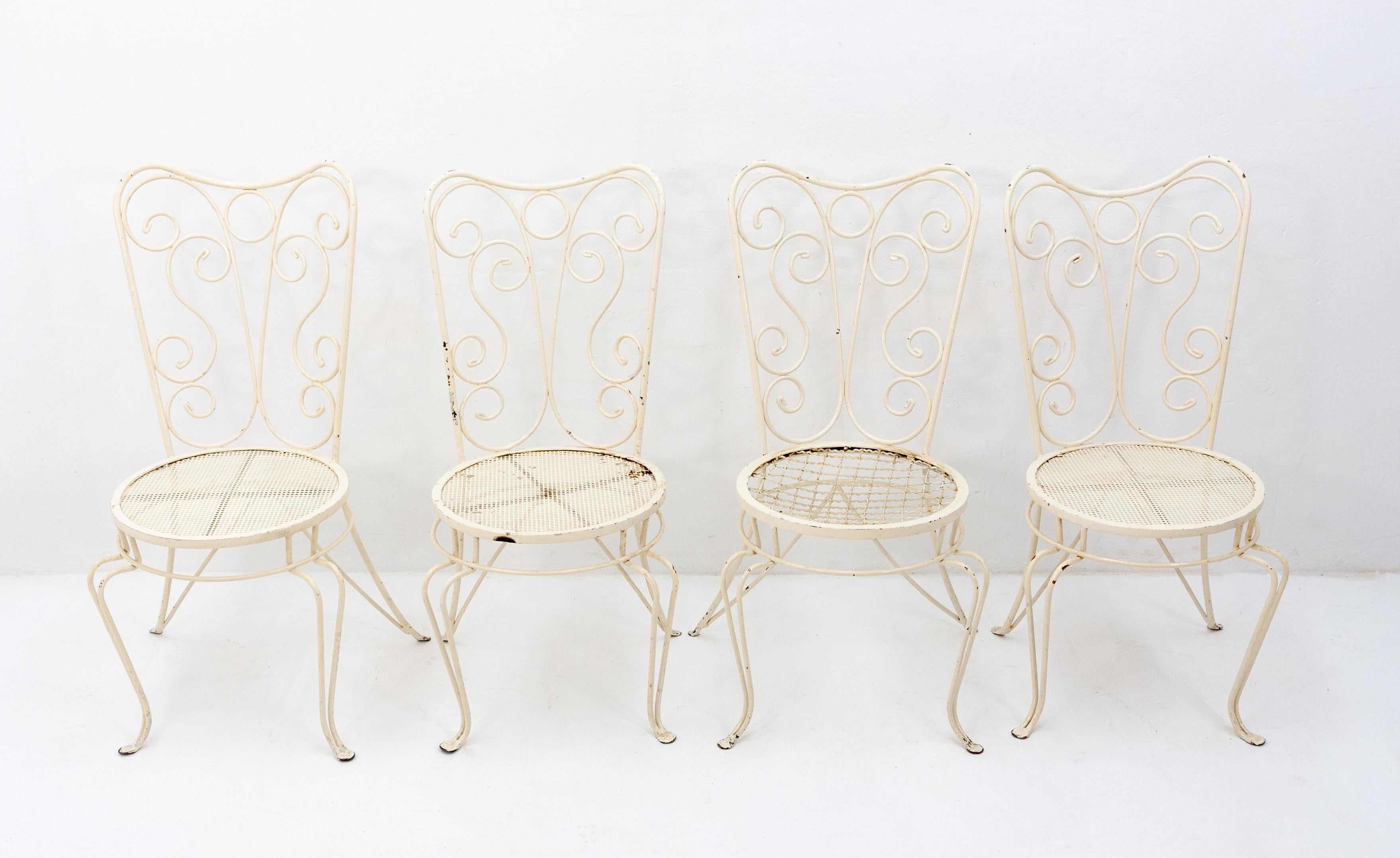 Mid-Century Modern Wrought Iron French Garden Set of Four Chairs and a Table, 1950s