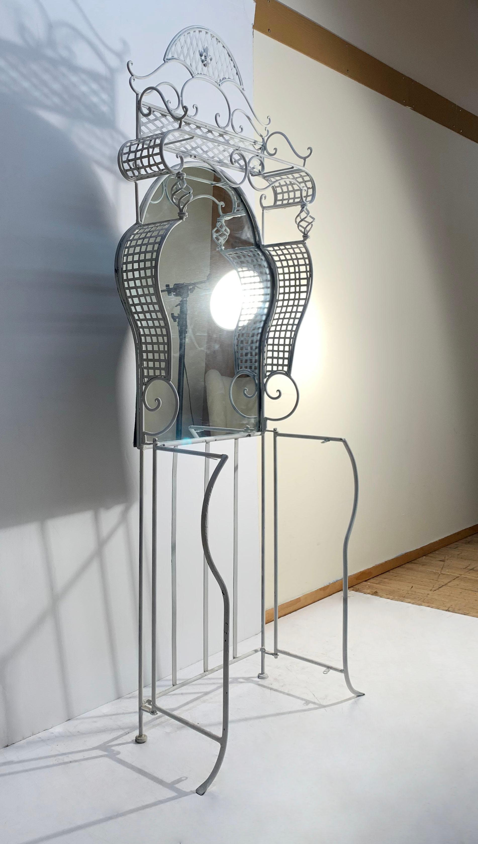 Mid-Century Modern Miroir console en fer forgé ou meuble-lavabo en fer forgé en vente