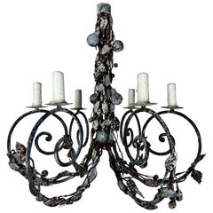 Lustre en fer forgé à volutes de fruits par Ironies