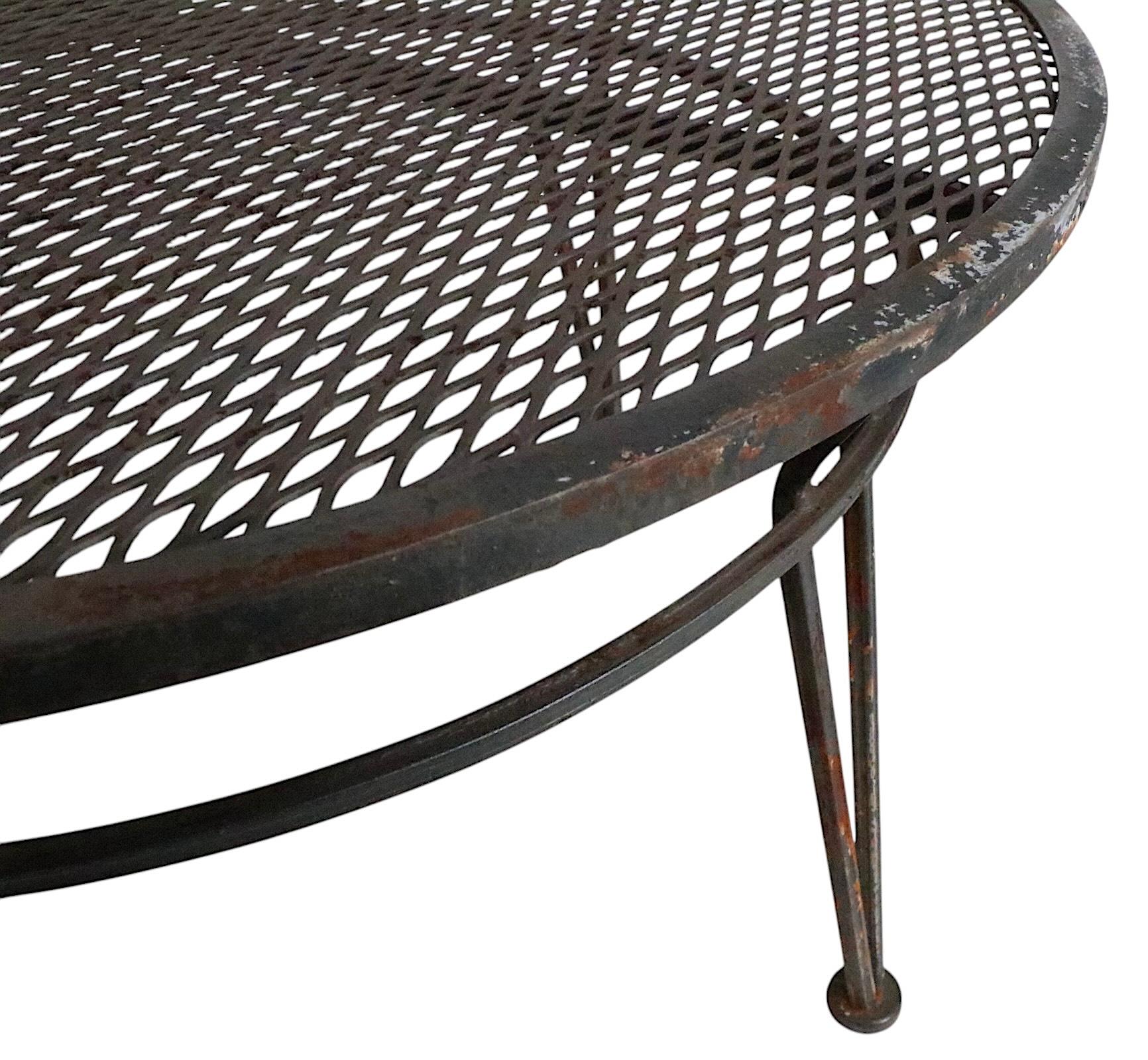 Poolside de jardin ou de patio en fer forgé par Tempestini  Table basse Radar Salterini en vente 4