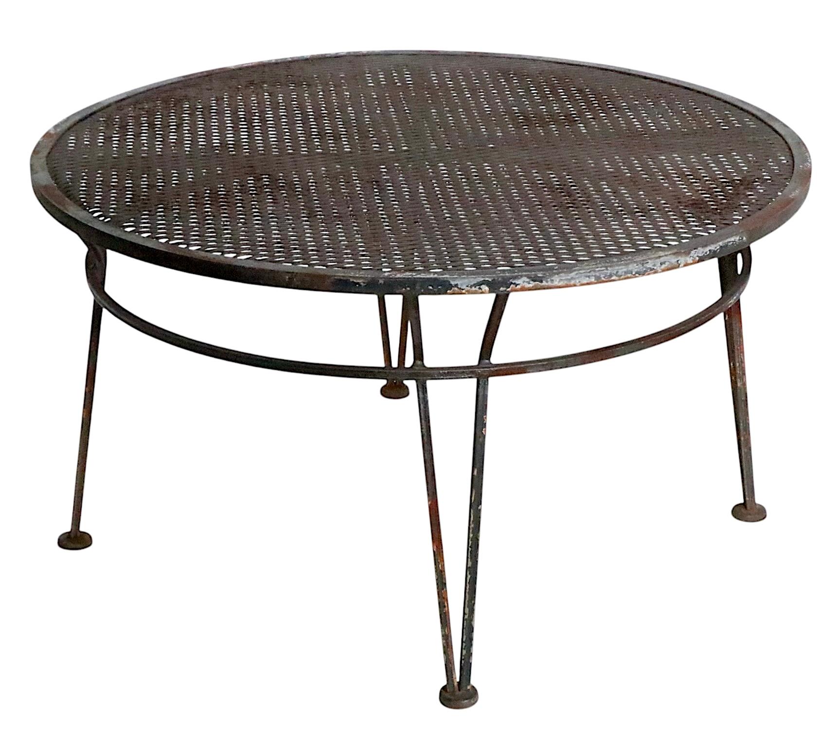Mid-Century Modern Poolside de jardin ou de patio en fer forgé par Tempestini  Table basse Radar Salterini en vente
