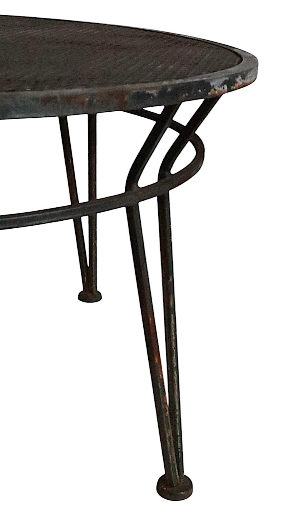 20ième siècle Poolside de jardin ou de patio en fer forgé par Tempestini  Table basse Radar Salterini en vente