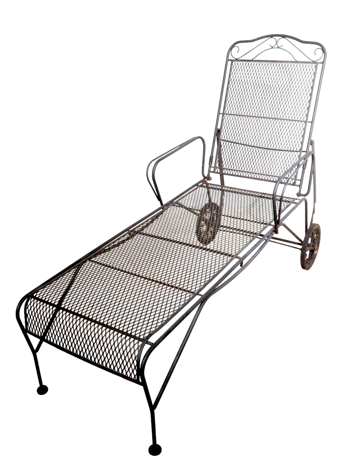 Wrought Iron Garden Patio Poolside Chaise Lounge Att. to Woodard For Sale 7