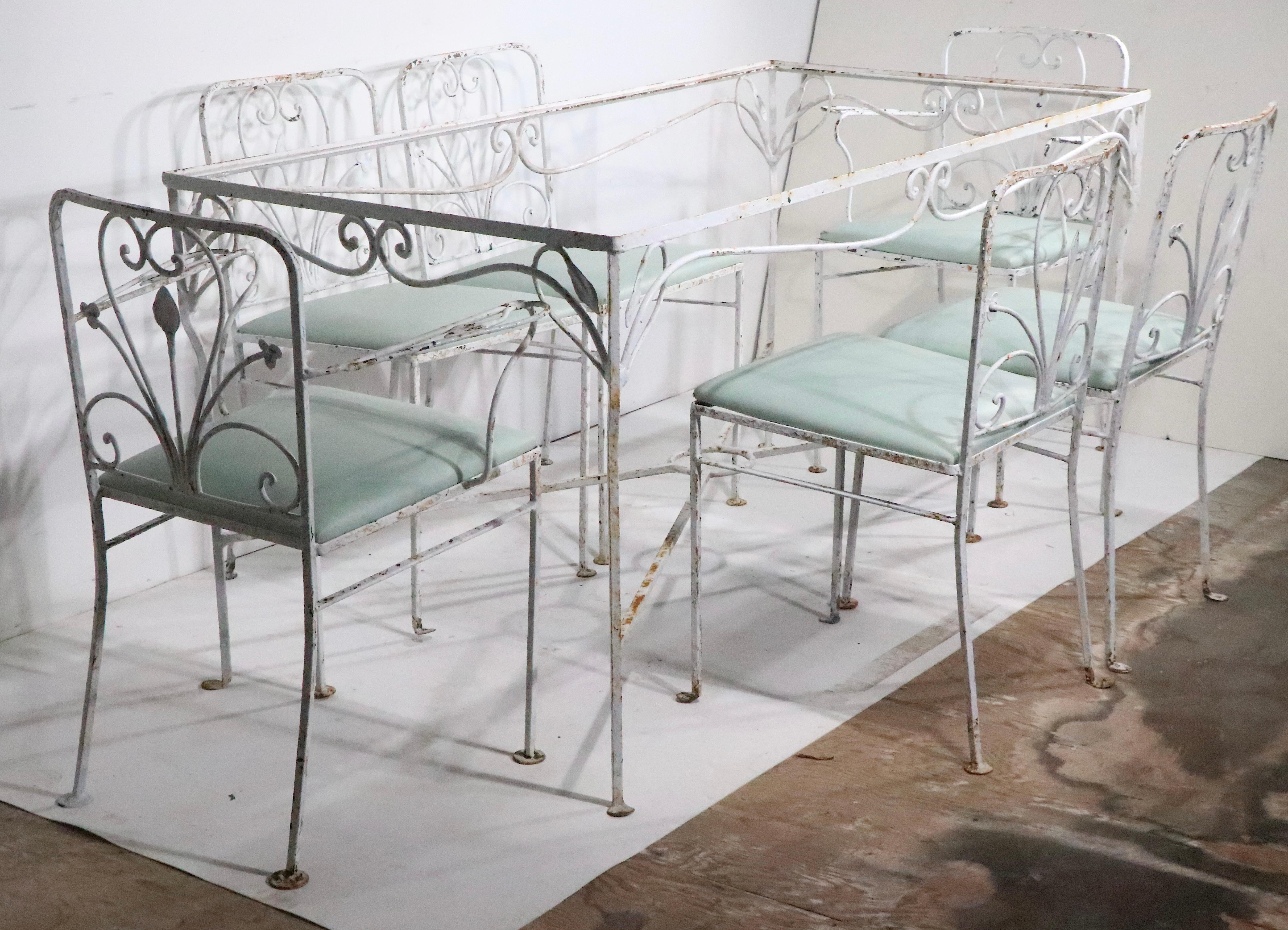 Wrought Iron Garden Patio Poolside Dining Table att. to Woodard c 1930/1950's In Good Condition For Sale In New York, NY