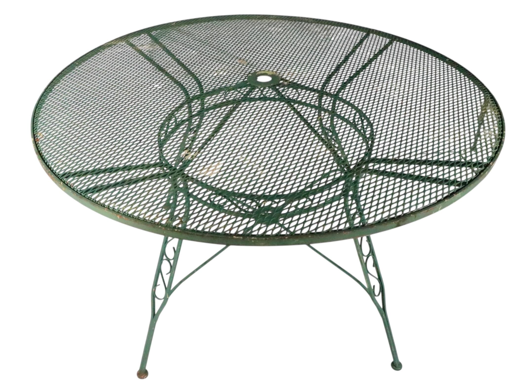 Wrought Iron Garden Patio Poolside Dining Table by Salterini c 1950/60's For Sale 2