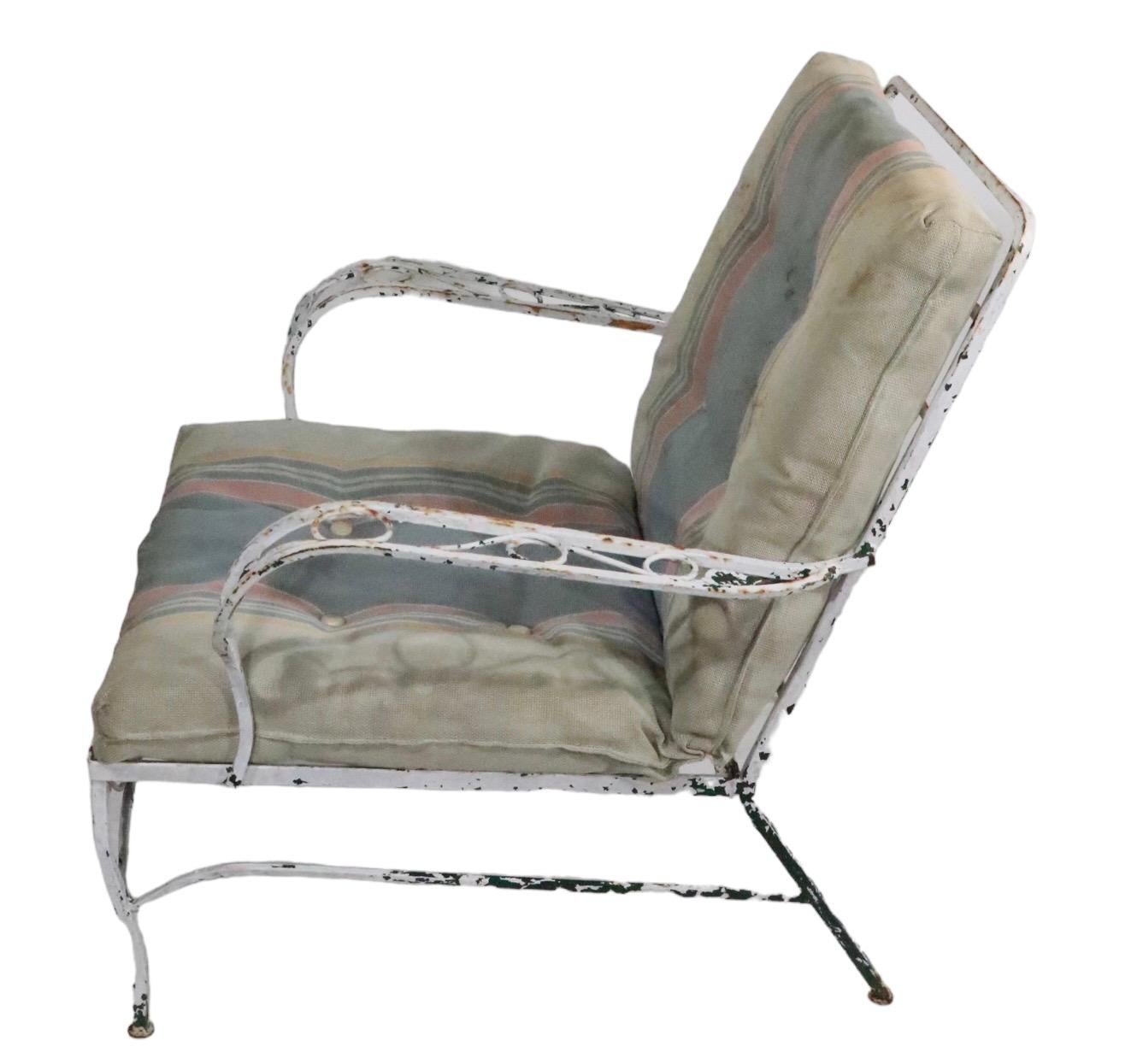 Mid-Century Modern Wrought Iron Garden Patio Poolside Lounge Chair att. to Salterini  For Sale