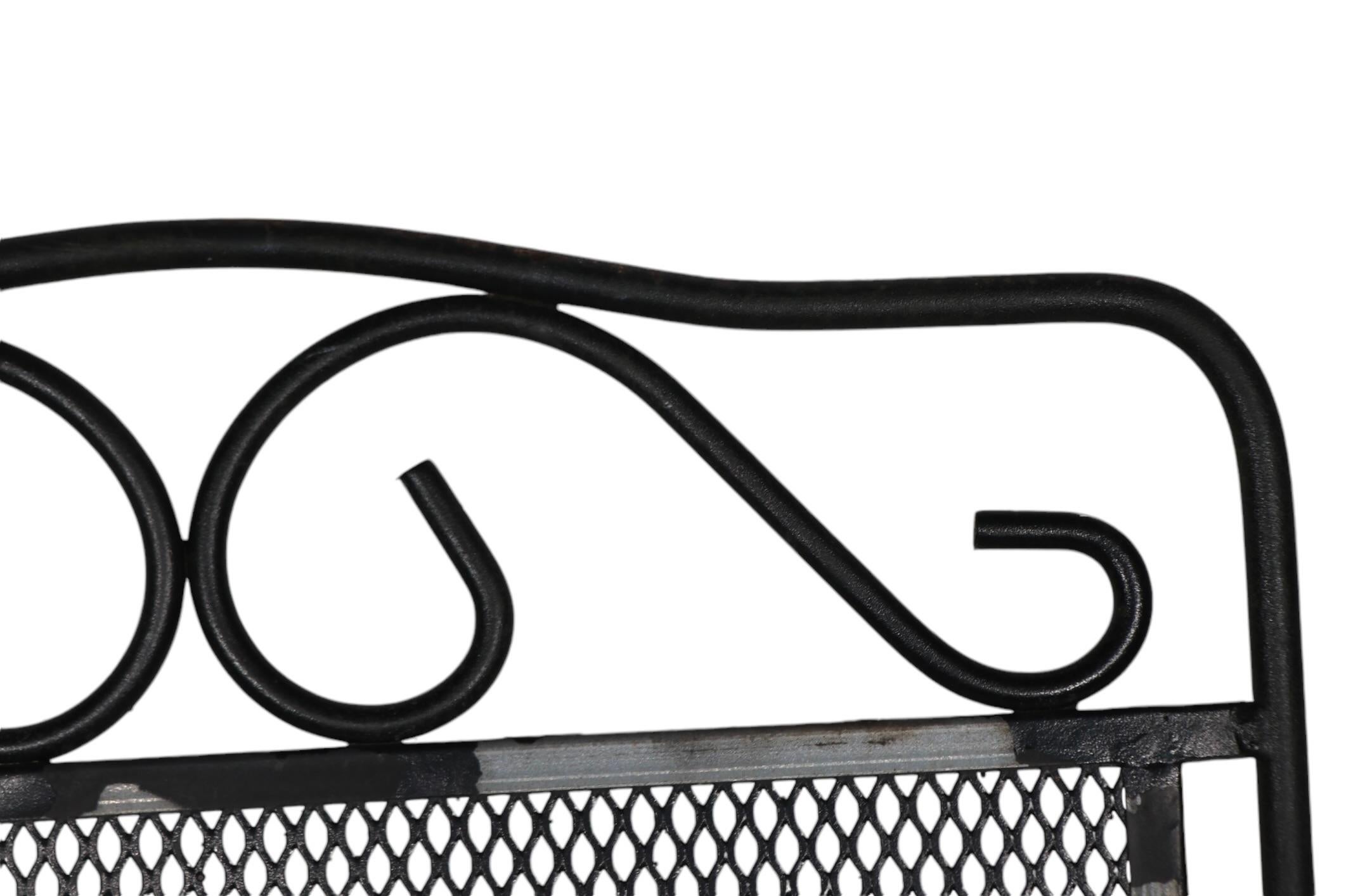 Schmiedeeisen Garten Terrasse Poolside  Loveseat Glider-Set (20. Jahrhundert) im Angebot