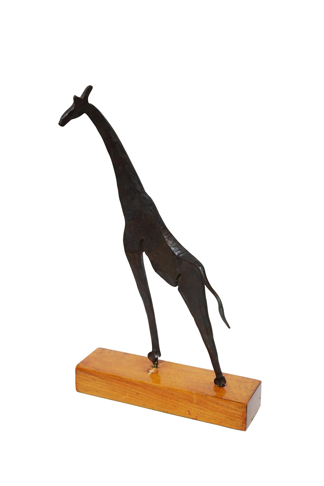 Wrought Iron Giraffe Sculpture in Mid-century style (Nordamerikanisch) im Angebot