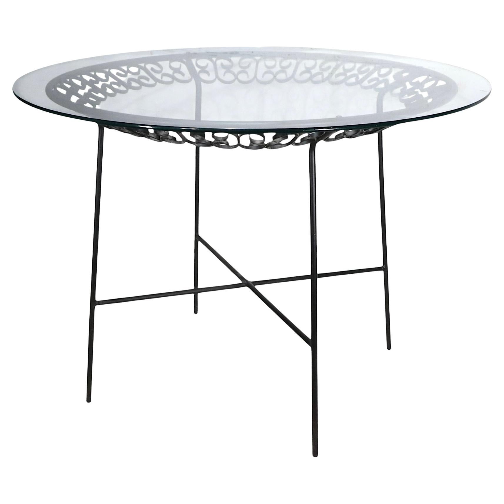 Table de salle à manger Grenade en fer forgé avec plateau en verre par Umanoff pour Shaver Howard 1960's