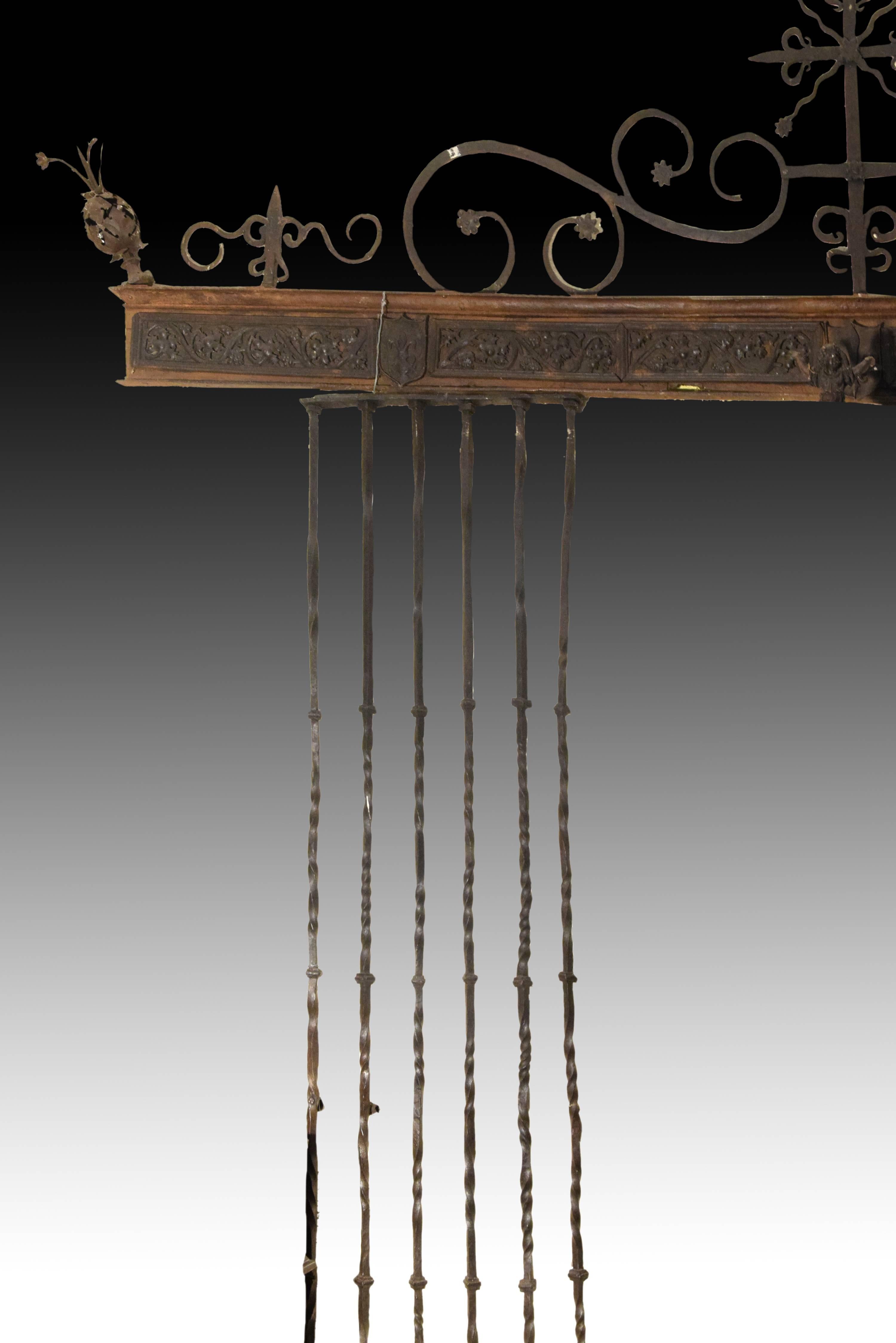 18th Century and Earlier Wrought Iron Grille, Spain, 16th Century For Sale