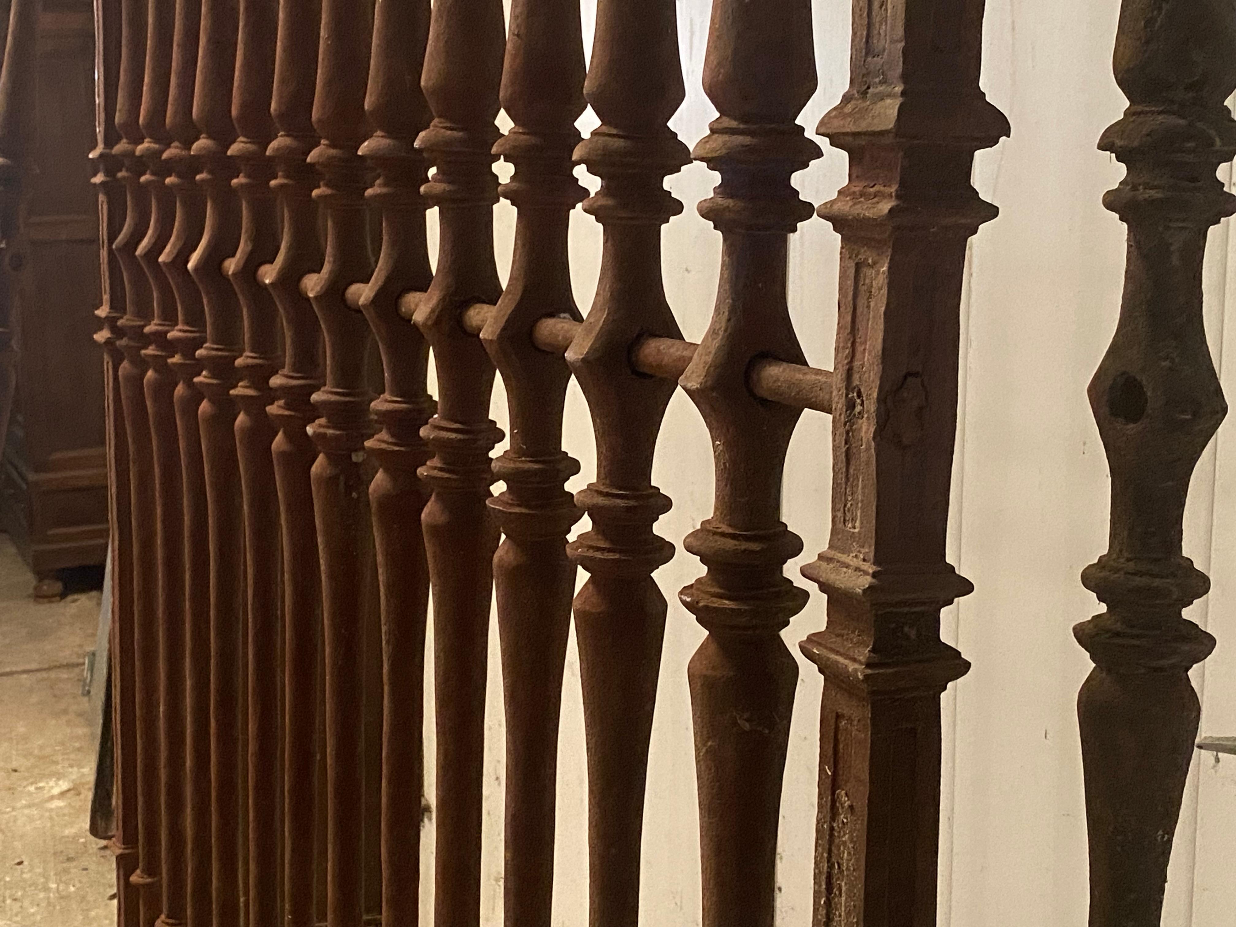 grille en fer forgé. Espagne, 17e siècle. en vente 2