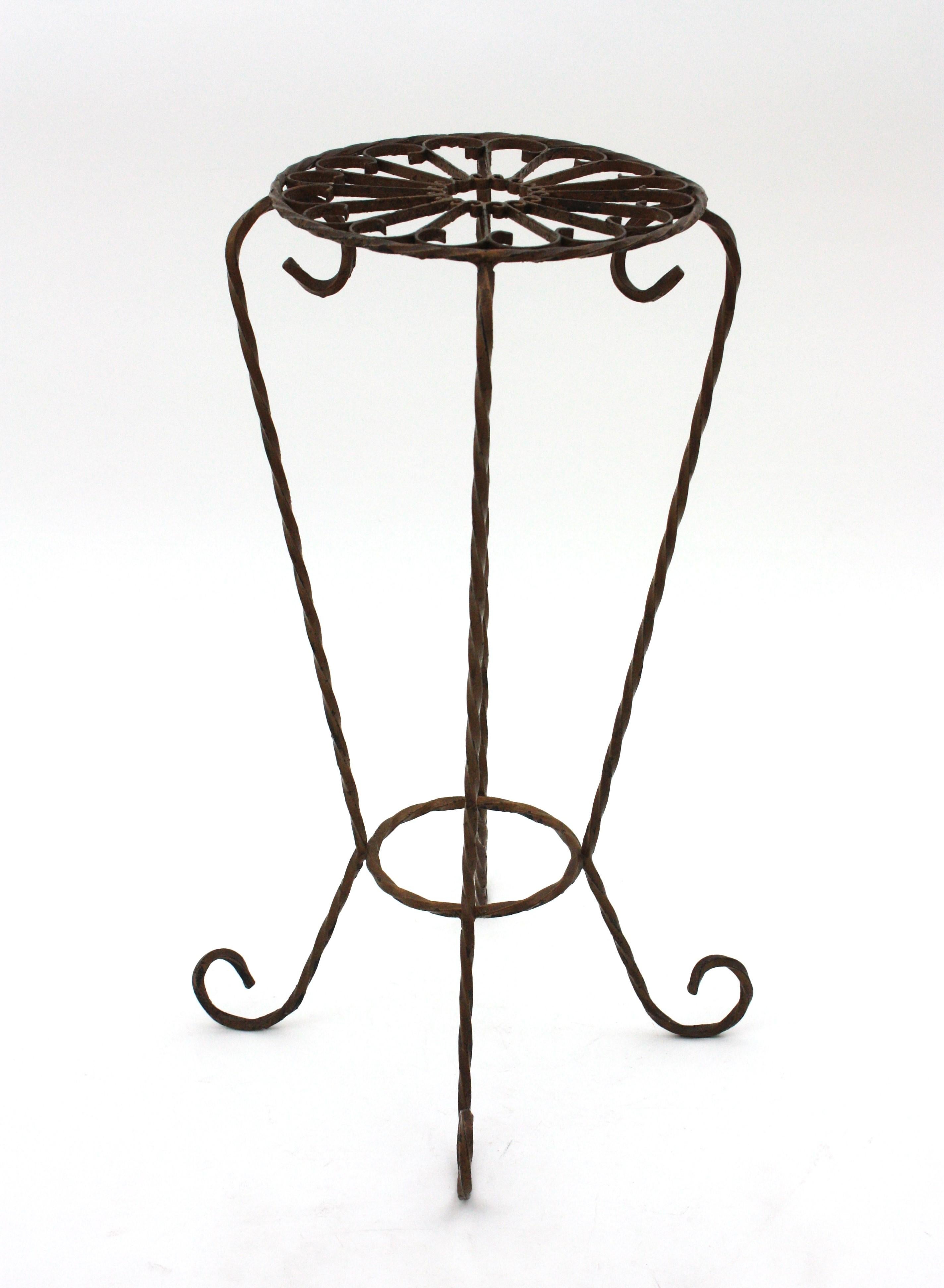 Spanish Wrought Iron Side Table Gueridon / Drinks Table with Scrollwork Top For Sale 7