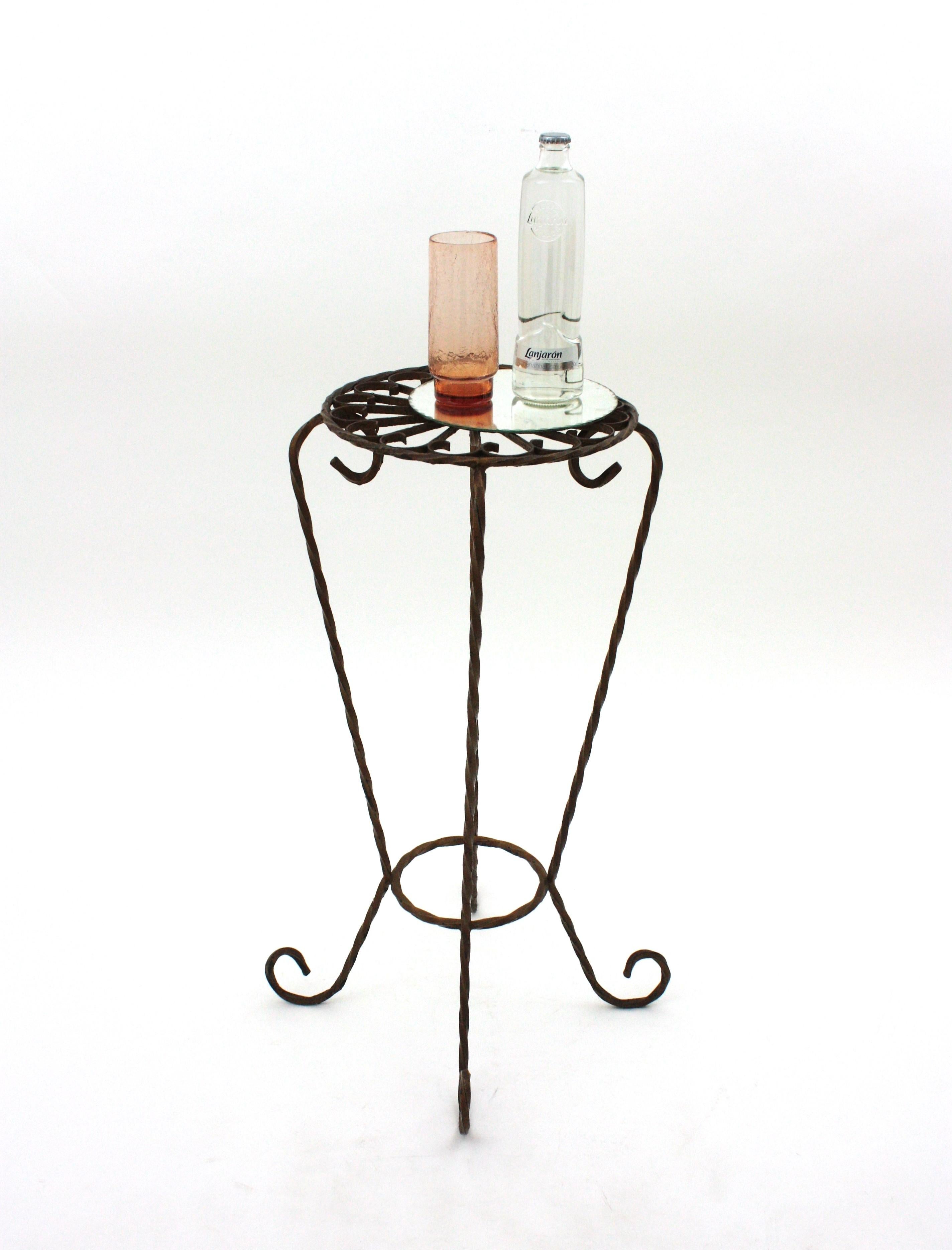 Spanish Wrought Iron Side Table Gueridon / Drinks Table with Scrollwork Top For Sale 2