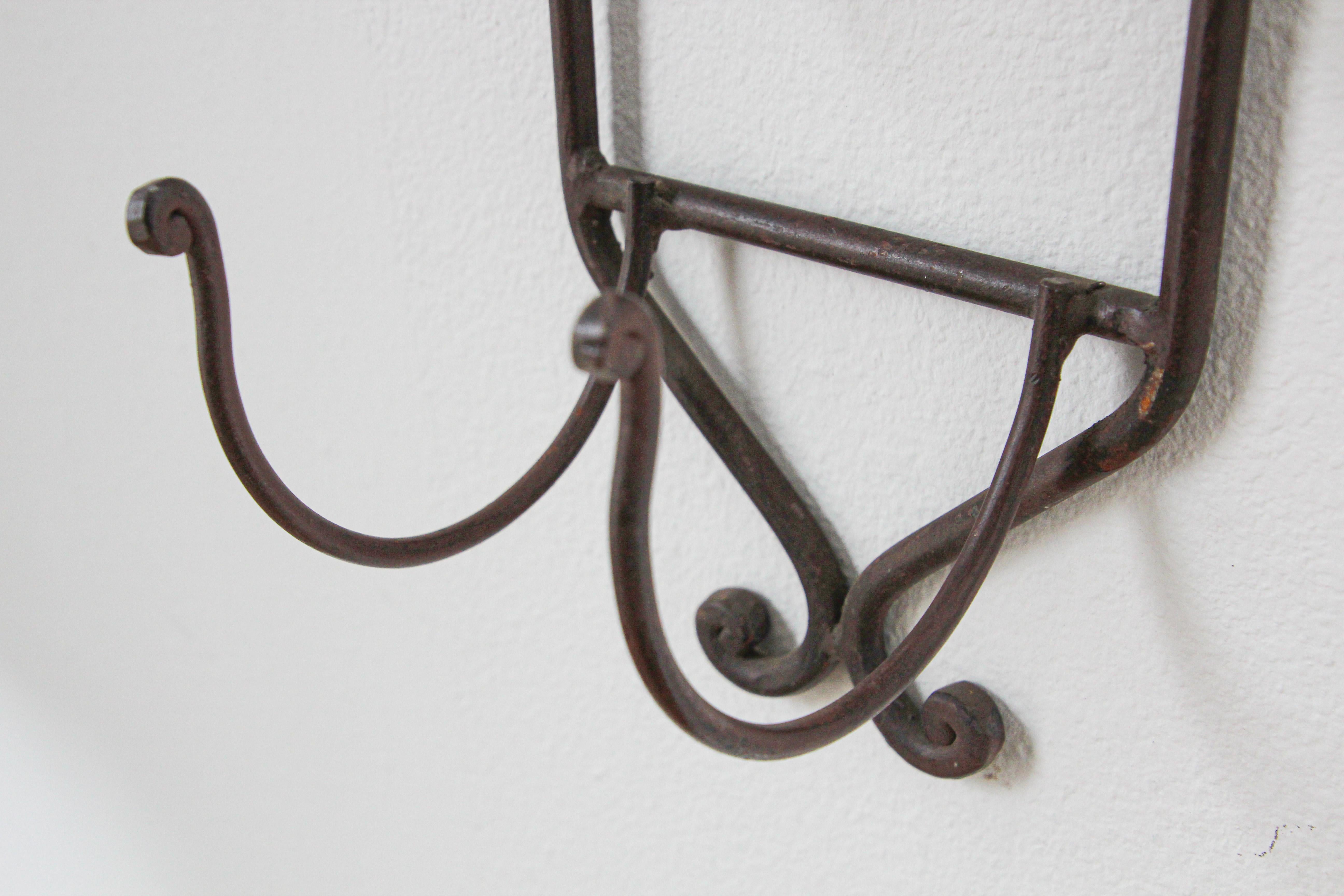 Wrought Iron Hand Forged Vintage Bathroom Towel Holder In Good Condition In North Hollywood, CA