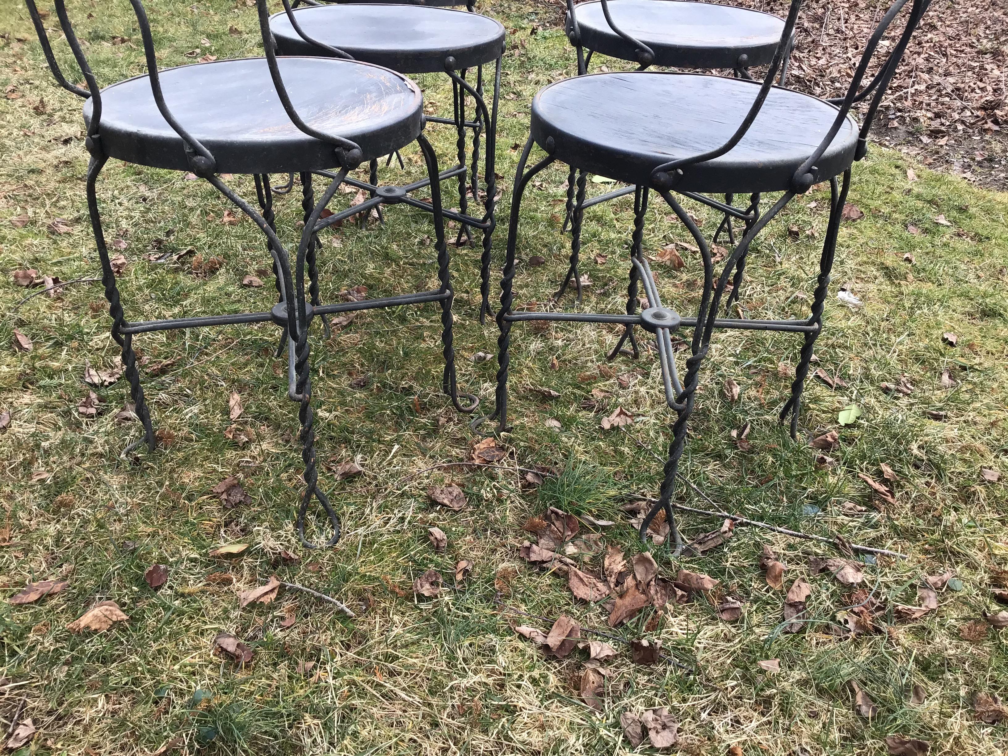 Bistro Chairs Wrought Iron Ice Cream Parlor Chairs Set of 5 Distressed In Good Condition For Sale In East Hampton, NY