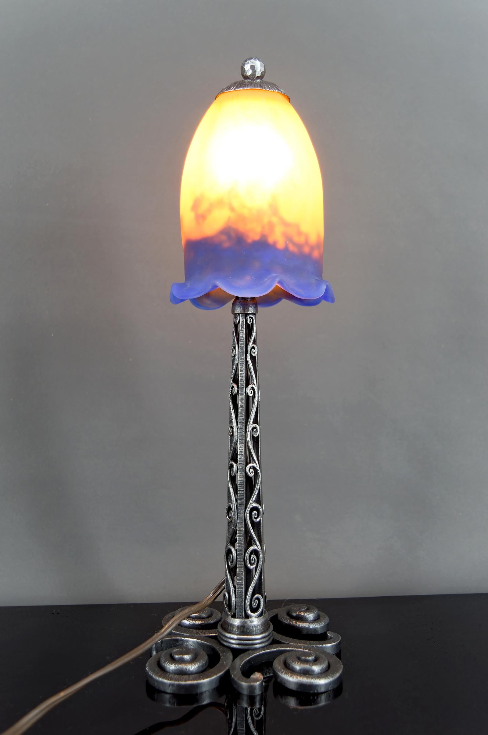 Art Déco Lampada in ferro battuto di Paul Kiss & Muller Frères, Francia, Art Deco, Circa 1920 in vendita