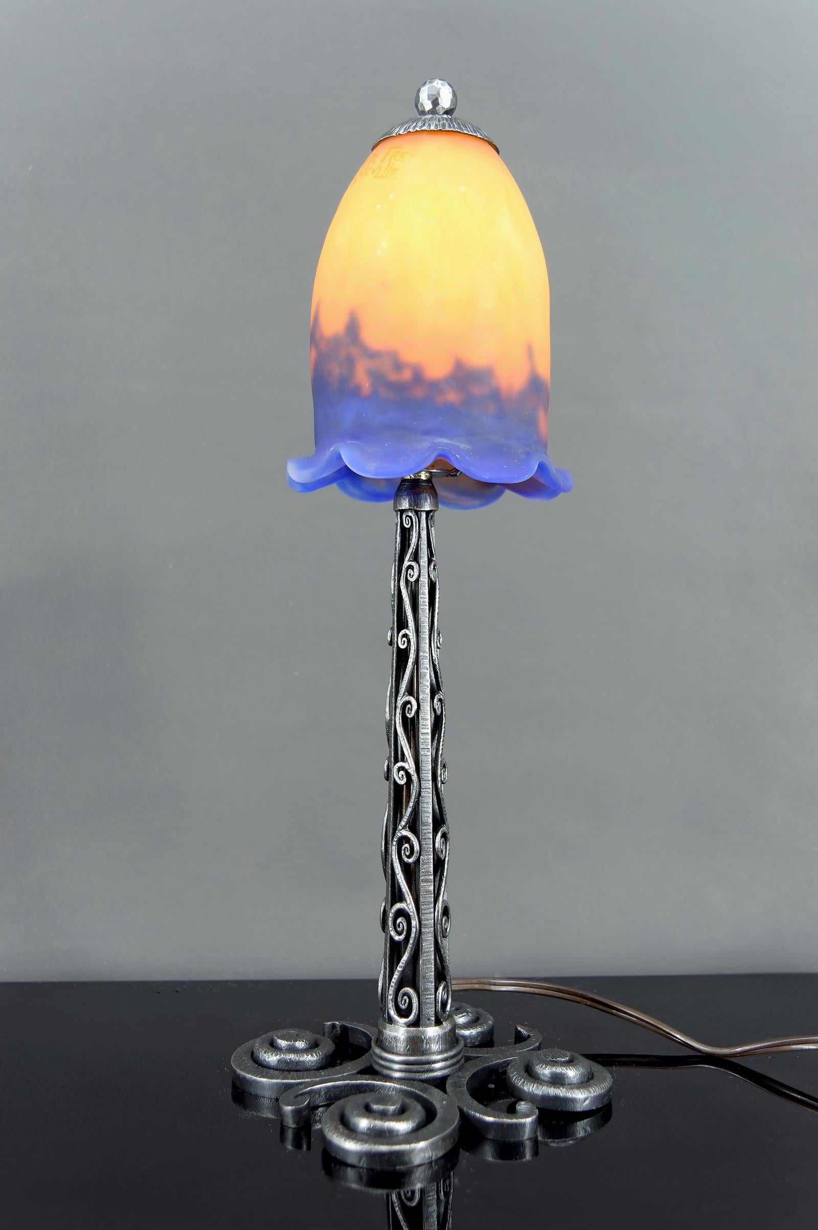 Francese Lampada in ferro battuto di Paul Kiss & Muller Frères, Francia, Art Deco, Circa 1920 in vendita