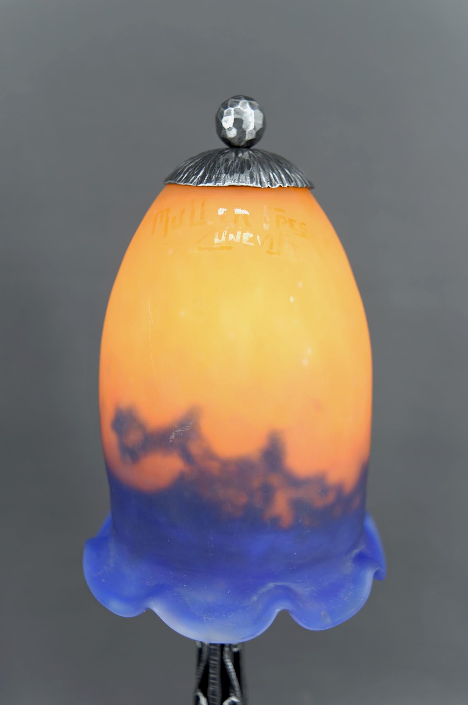 Lampada in ferro battuto di Paul Kiss & Muller Frères, Francia, Art Deco, Circa 1920 In condizioni ottime in vendita a VÉZELAY, FR