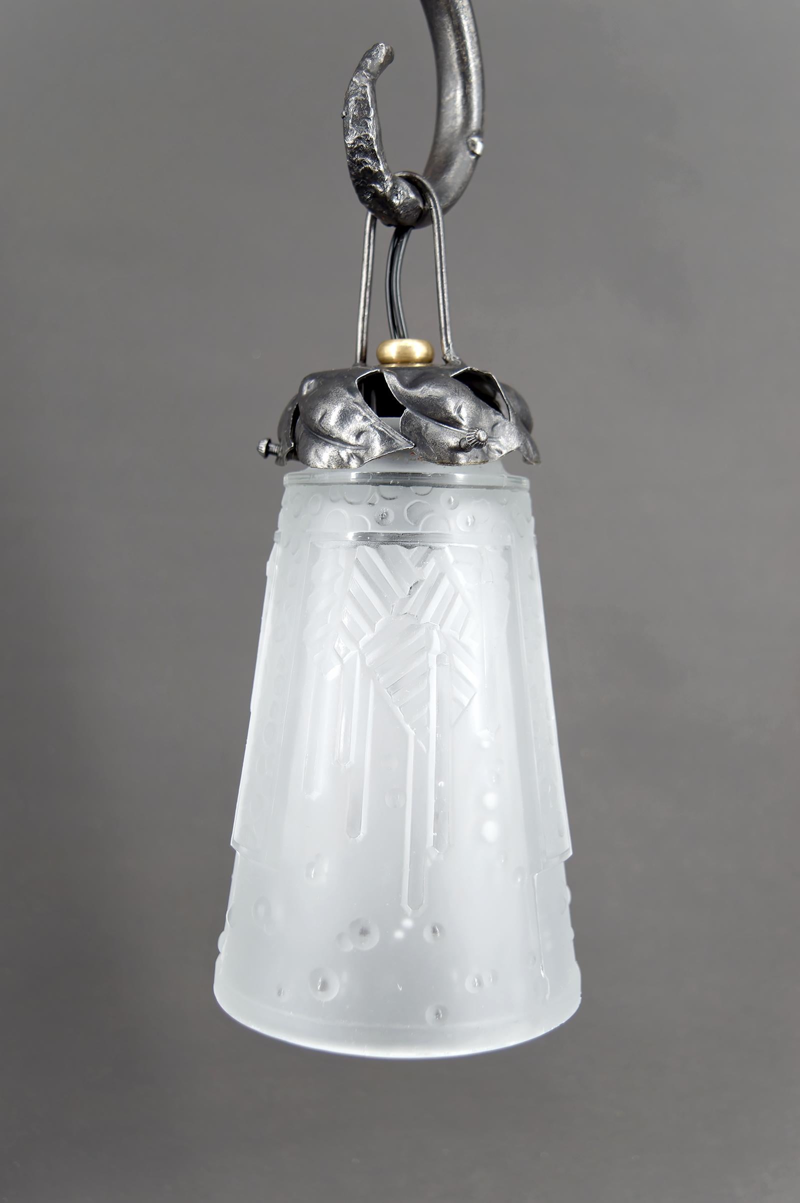 Wrought Iron Lamp “Vine and Grape”, Muller Frères Lunéville, Art Deco, 1930's For Sale 4