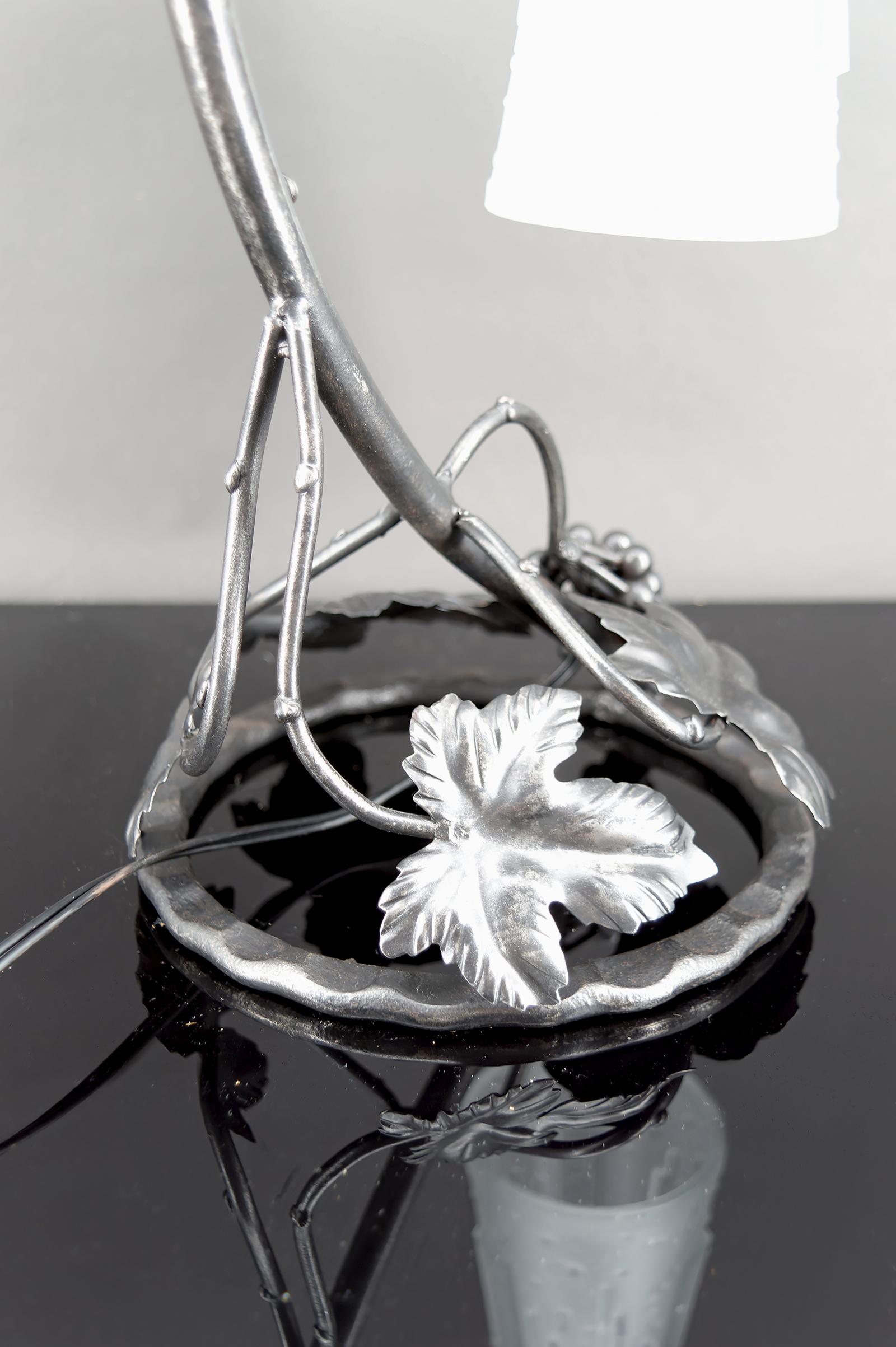 Wrought Iron Lamp “Vine and Grape”, Muller Frères Lunéville, Art Deco, 1930's For Sale 9