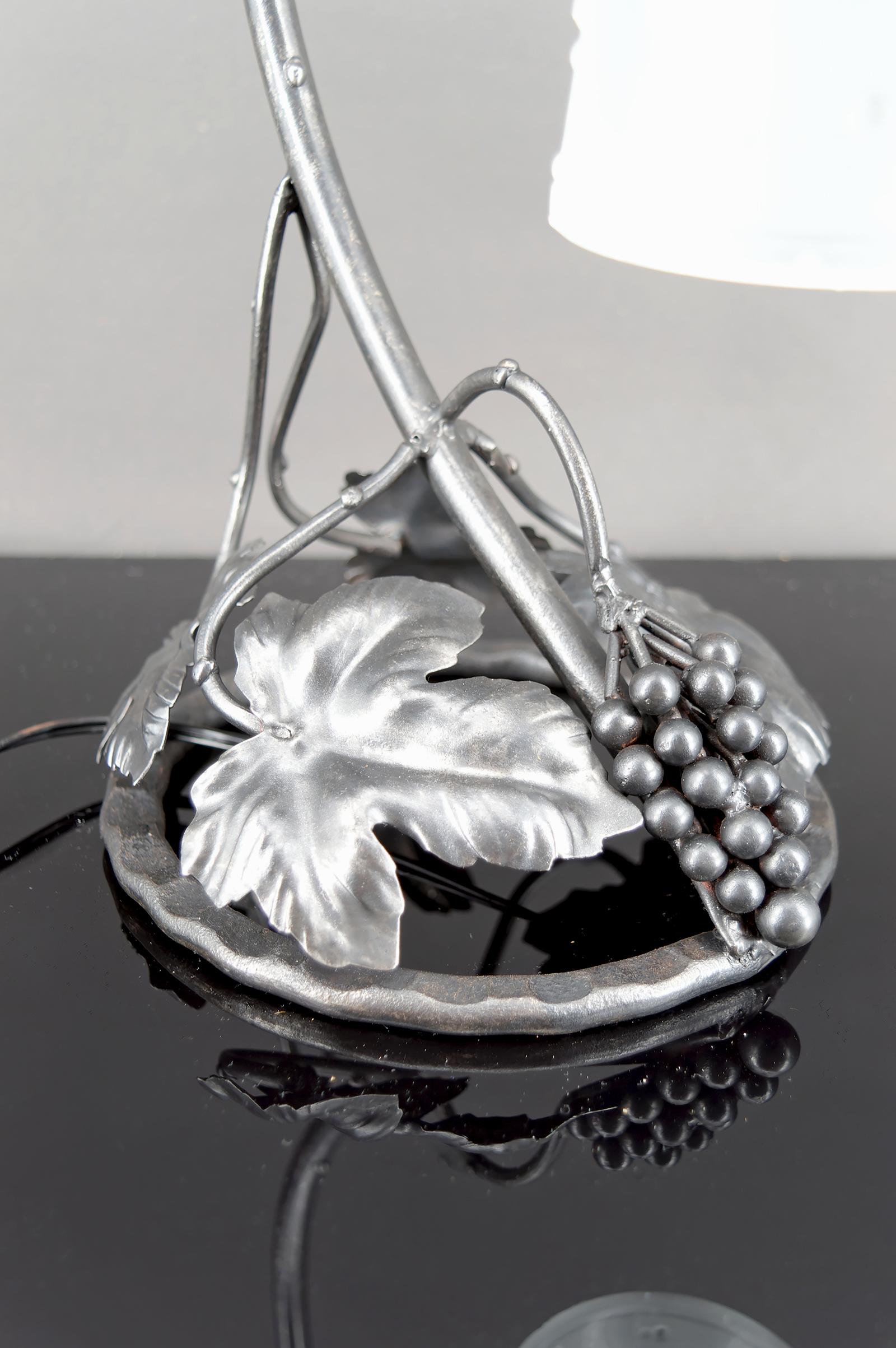 Wrought Iron Lamp “Vine and Grape”, Muller Frères Lunéville, Art Deco, 1930's For Sale 11