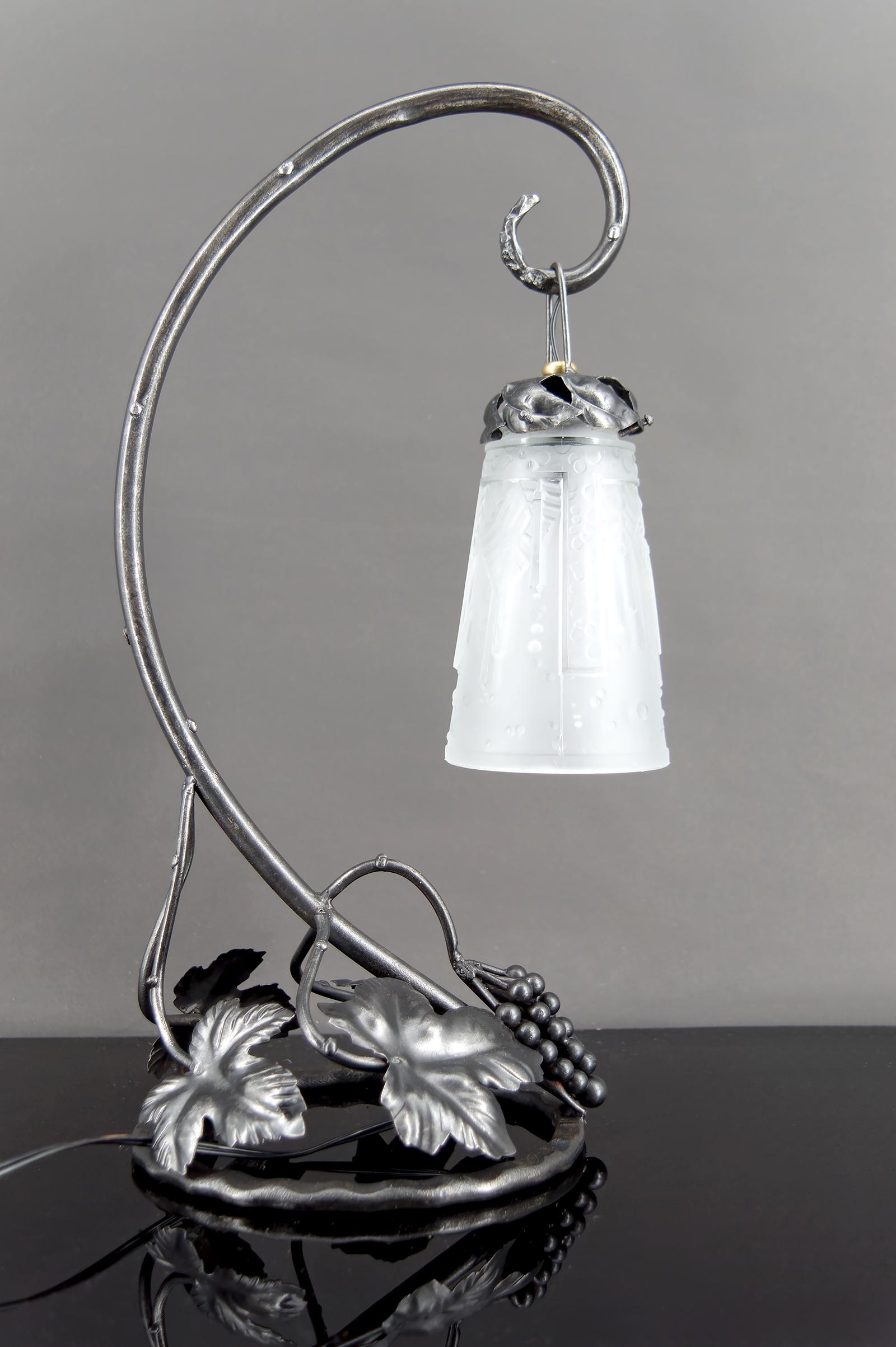 Mid-20th Century Wrought Iron Lamp “Vine and Grape”, Muller Frères Lunéville, Art Deco, 1930's For Sale