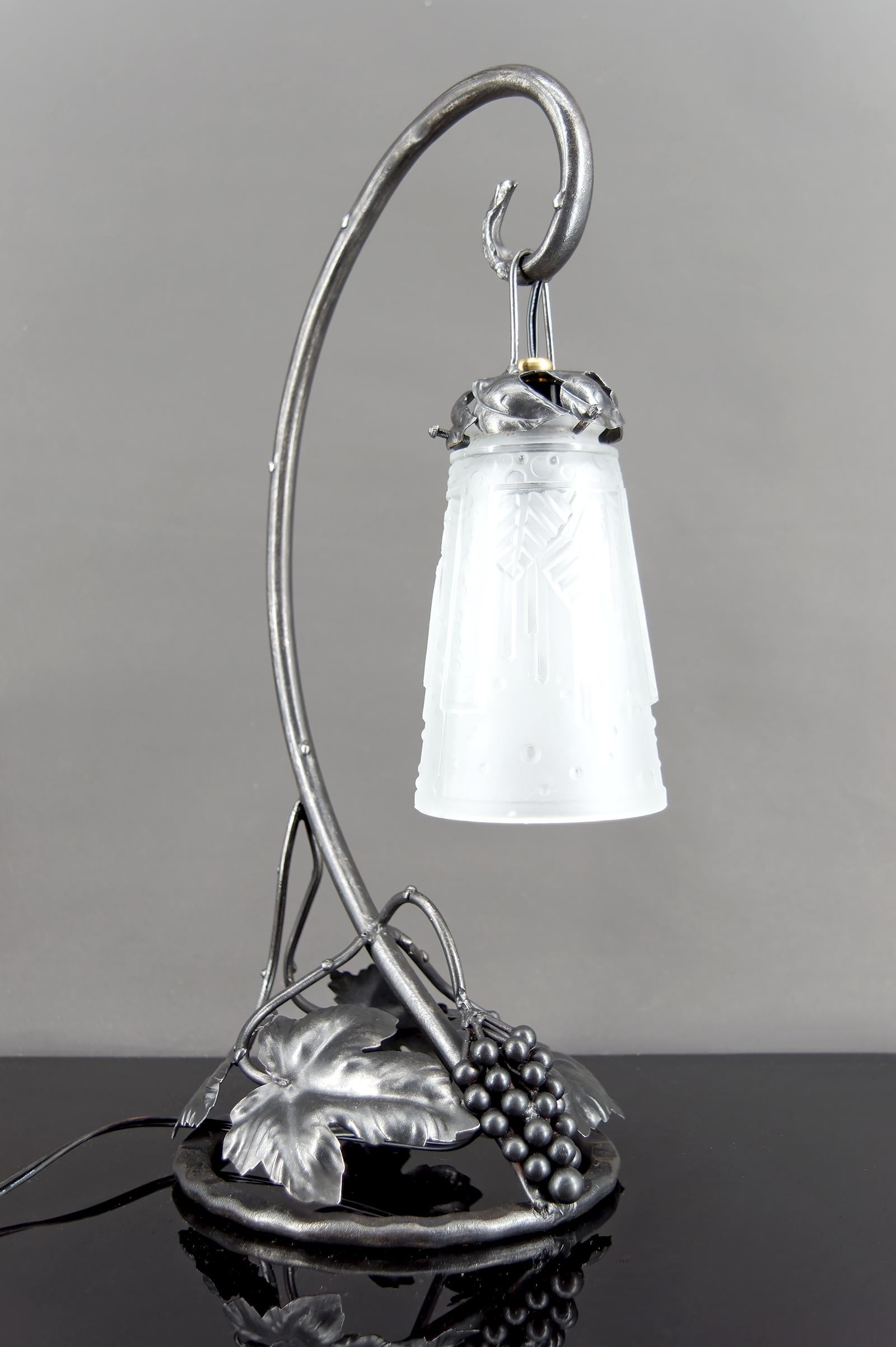 Glass Wrought Iron Lamp “Vine and Grape”, Muller Frères Lunéville, Art Deco, 1930's For Sale