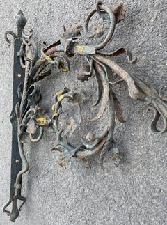 Lanterne en fer forgé avec rinceaux et feuillages, 19e siècle