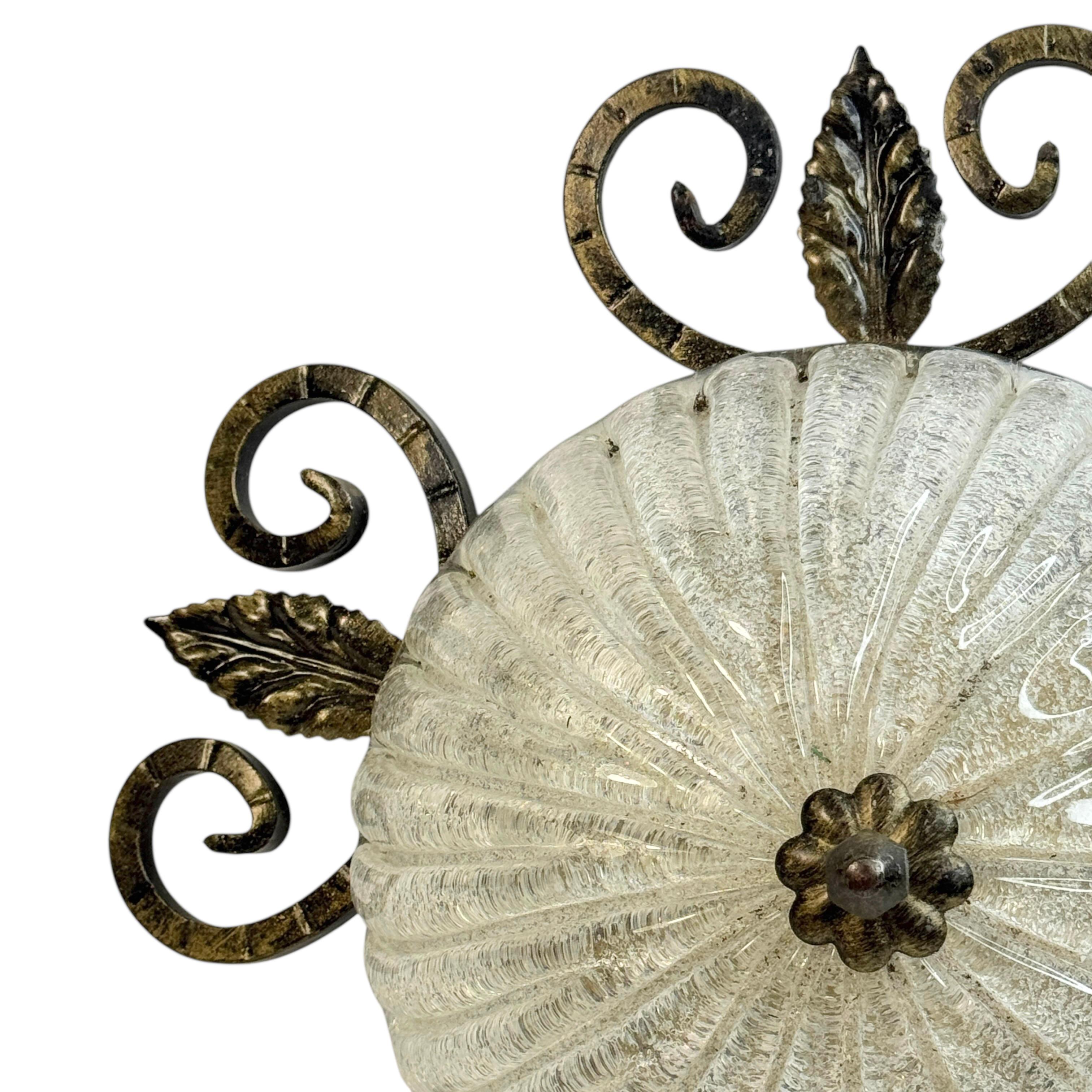 Wrought Iron Leaf and Murano Glass Flush Mount Ceiling Light, Austria 1960s im Zustand „Gut“ im Angebot in Nuernberg, DE