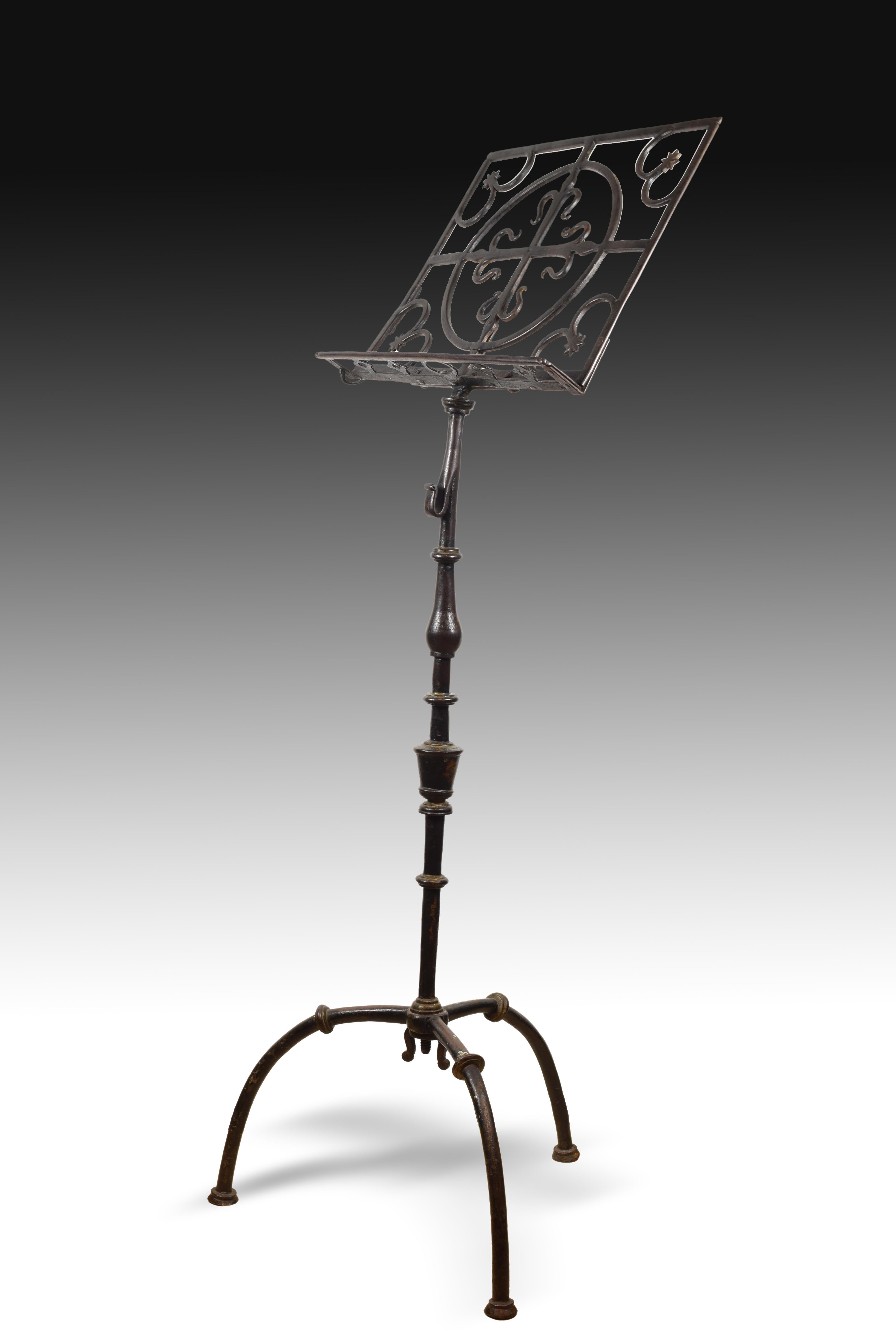 Wrought Iron Lectern, Spain, 16th-17th Century im Zustand „Gut“ in Madrid, ES