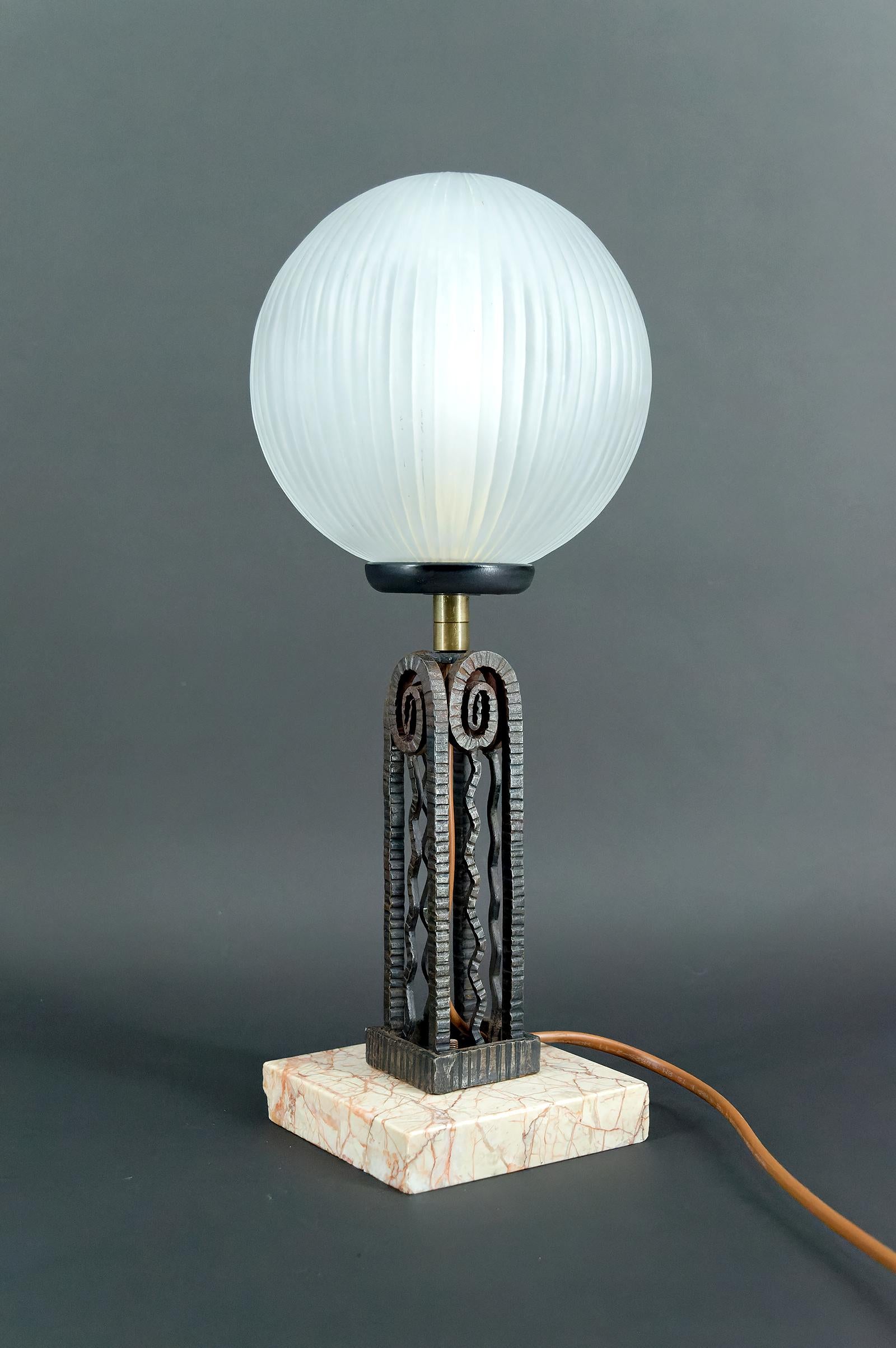 Wrought Iron, Marble & Glass Art Deco Lamp, France, Circa 1930 In Good Condition For Sale In VÉZELAY, FR