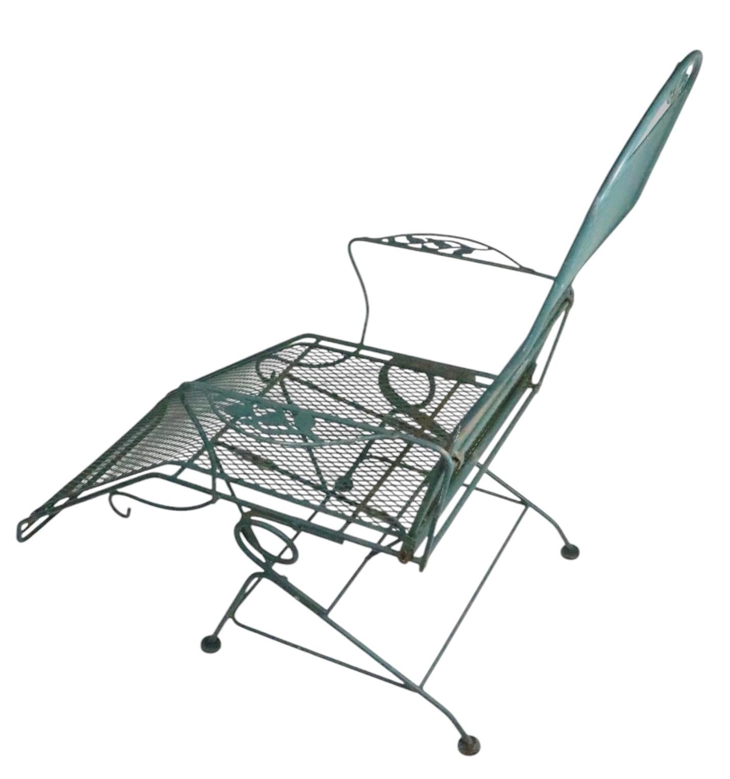 Meadowcraft, patio de jardin en fer forgé et bois de chien  Chaise longue à bascule en vente 4