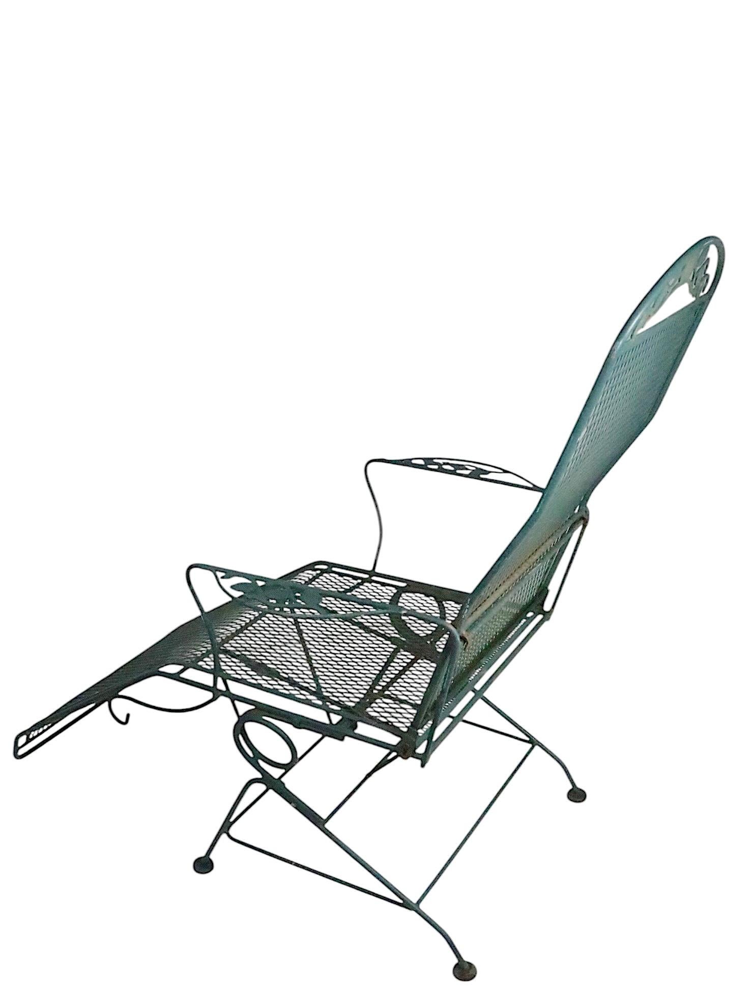 Fer forgé Meadowcraft, patio de jardin en fer forgé et bois de chien  Chaise longue à bascule en vente