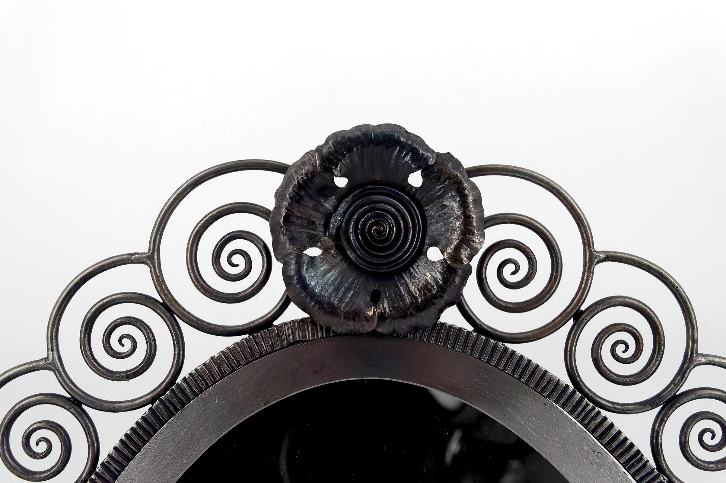 Espejo de Hierro Forjado, Estilo E.Brandt, Art Deco, Tema Floral, Francia, Circa 1920 Francés en venta