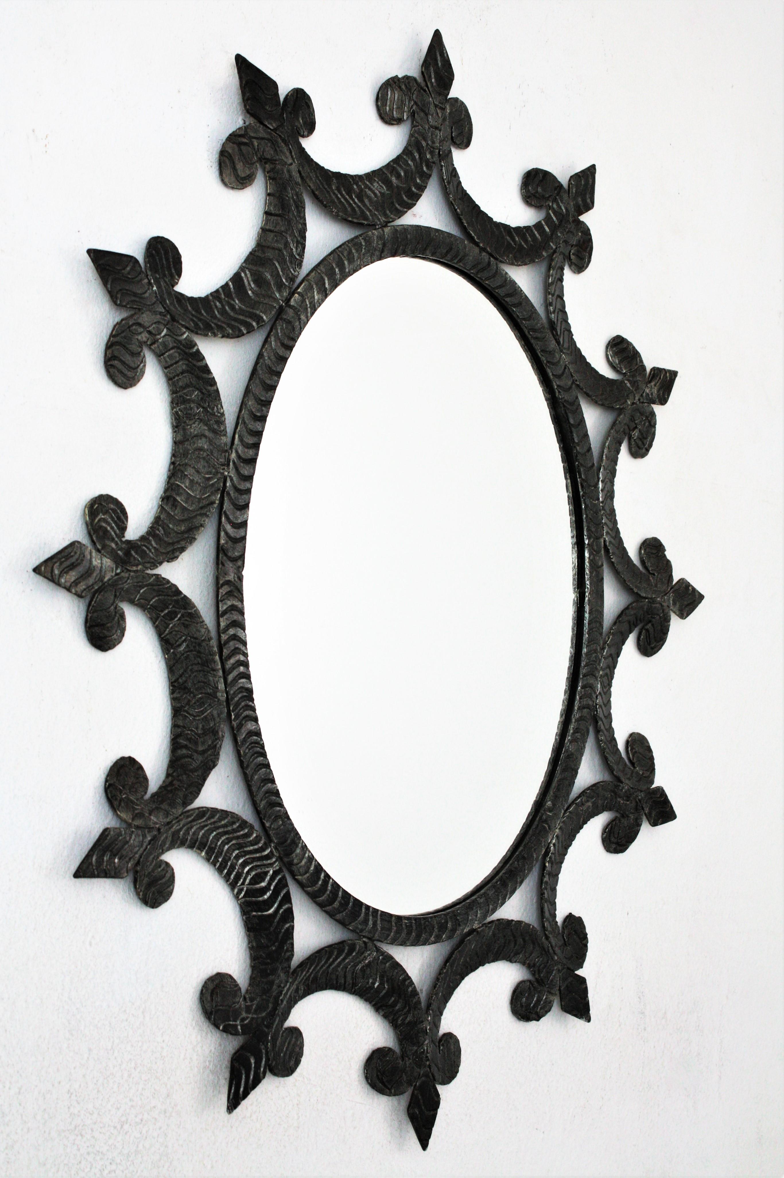Ovaler Sonnenschliff-Spiegel aus Schmiedeeisen, Brutalismus (Geschmiedet) im Angebot