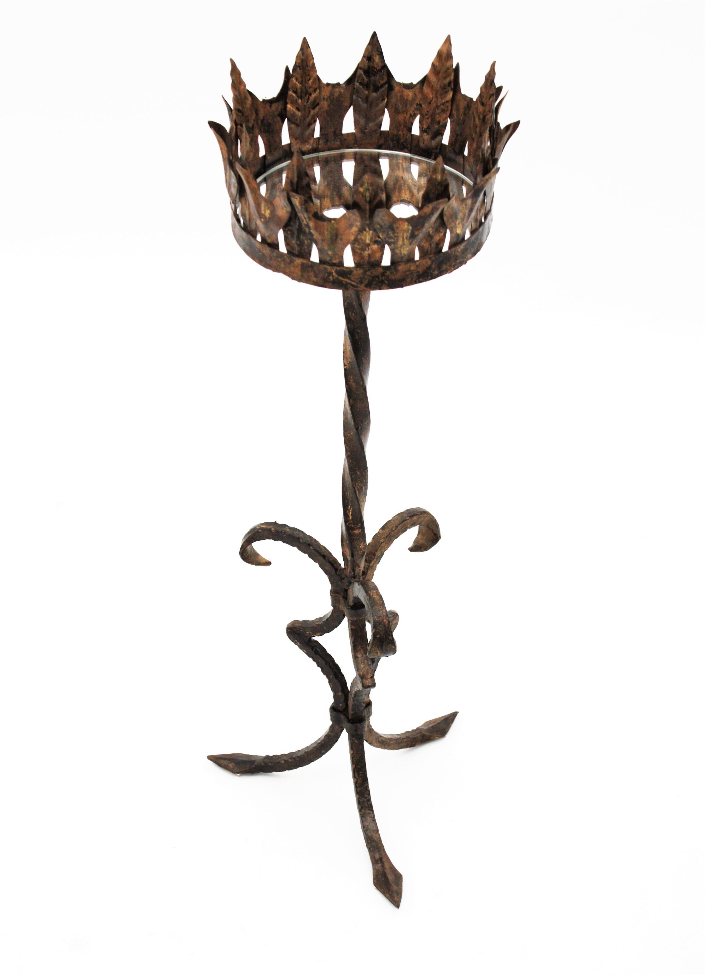 20th Century Wrought Iron Parcel-Gilt Gothic Style Drinks Stand, Spain, 1930s
