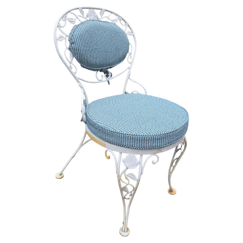 Cuscini personalizzati per mobili da giardino in ferro battuto d'epoca

Partecipa al design dei tuoi nuovi cuscini da esterno personalizzati, realizzati per adattarsi ai tuoi mobili da esterno in ferro battuto vintage. Le opzioni sono infinite