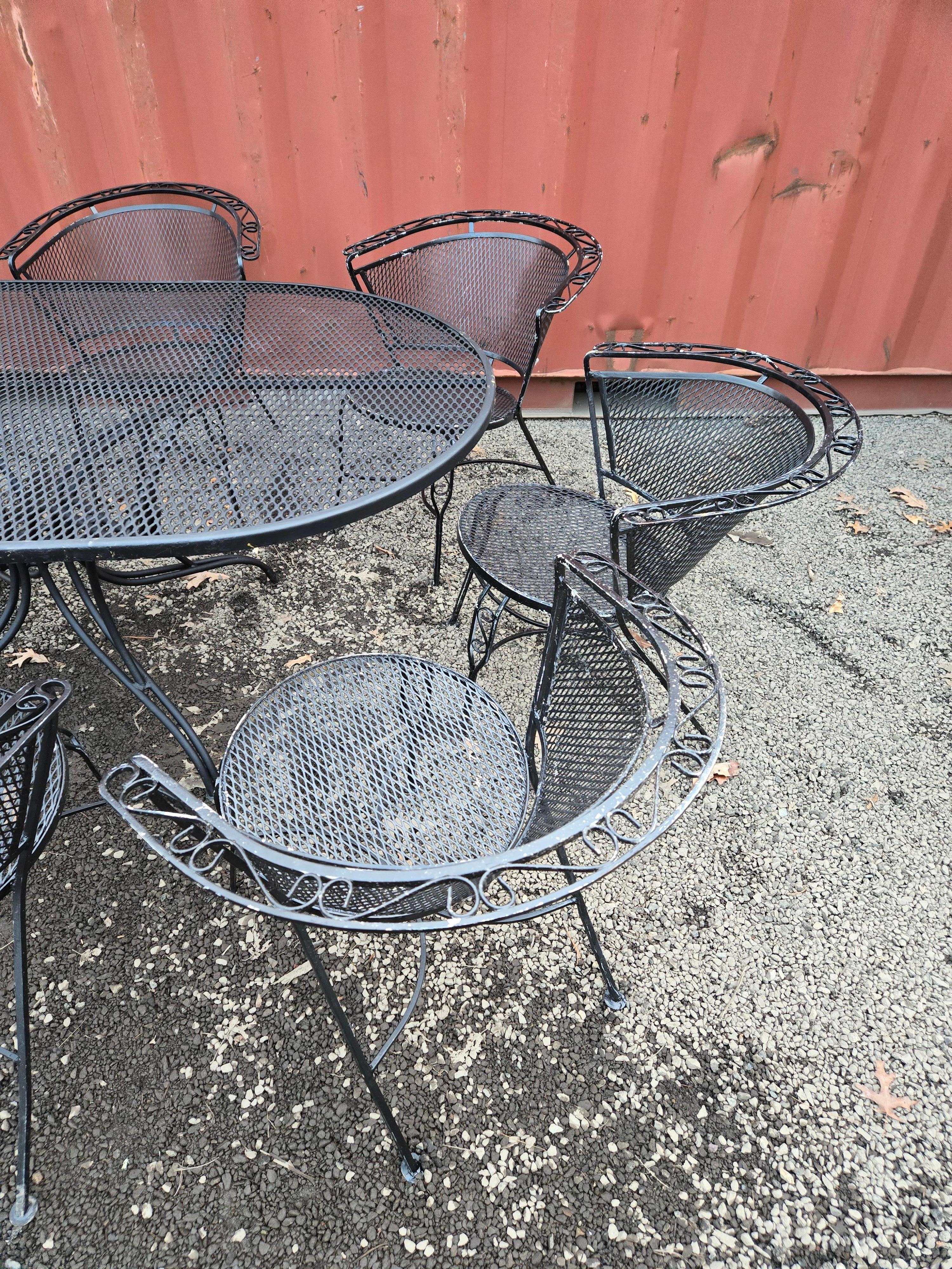 Wrought Iron Patio Seating In Good Condition For Sale In Cumberland, RI
