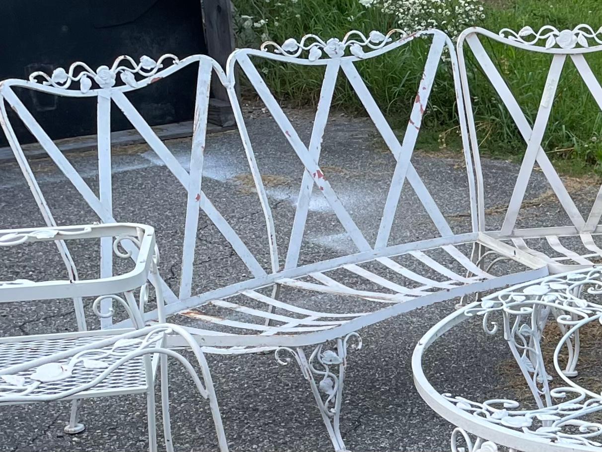 Wrought Iron Outdoor Patio Furniture By Woodard In Good Condition For Sale In Cumberland, RI