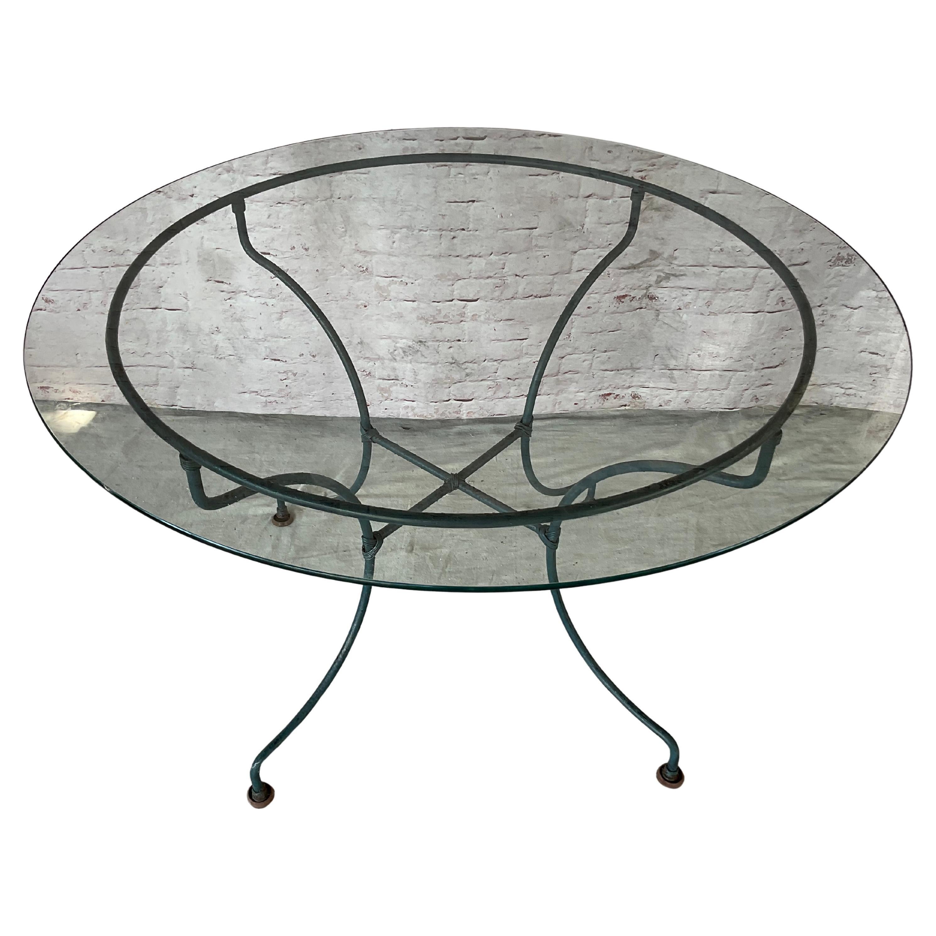Mid-Century Modern Wrought Iron Patio Table and Four Chairs, A Five Piece Set For Sale