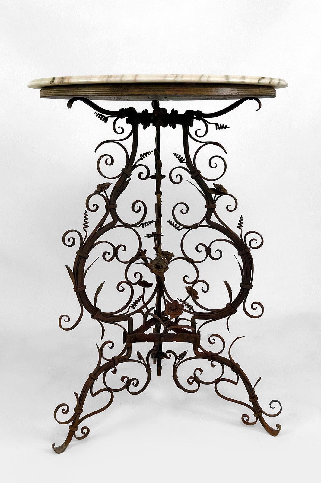 Wrought iron pedestal table / side table and marble top, Venice, Italy, 17th For Sale 5