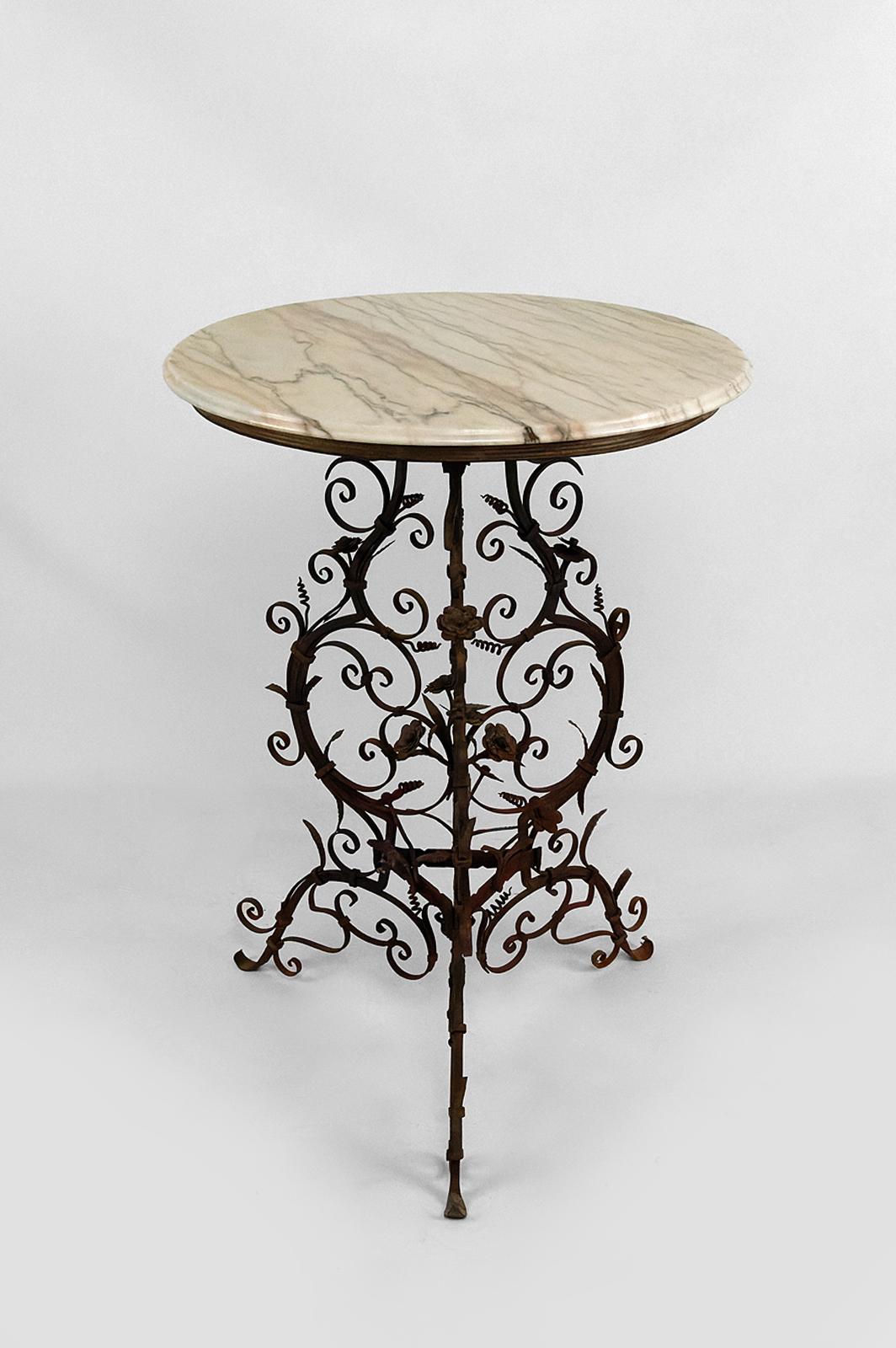 Baroque Wrought iron pedestal table / side table and marble top, Venice, Italy, 17th For Sale