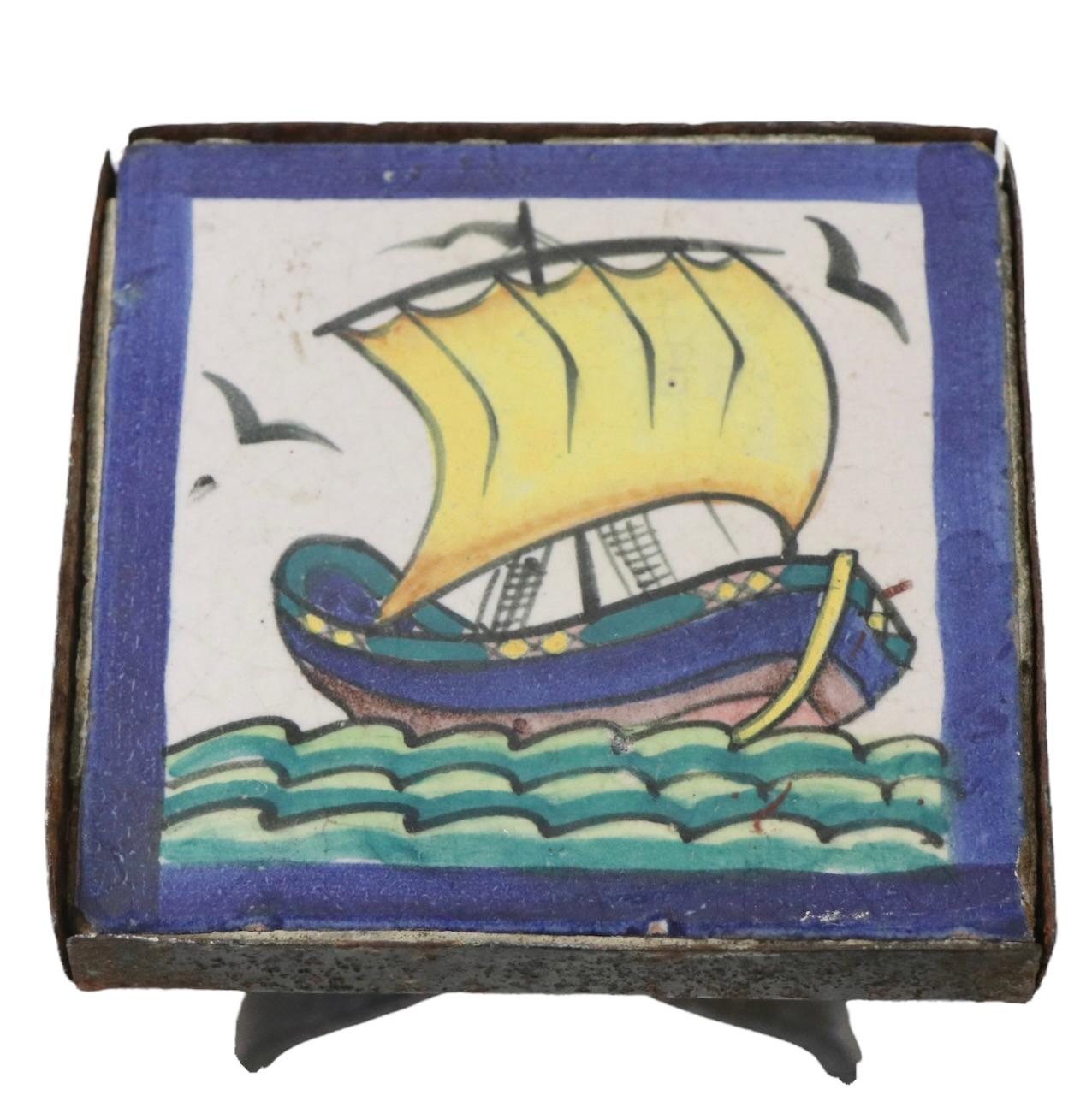 Schmiedeeisen-Pflanzgefäßständer mit Industria Ceramica Salernitana Keramikfliesen (20. Jahrhundert) im Angebot