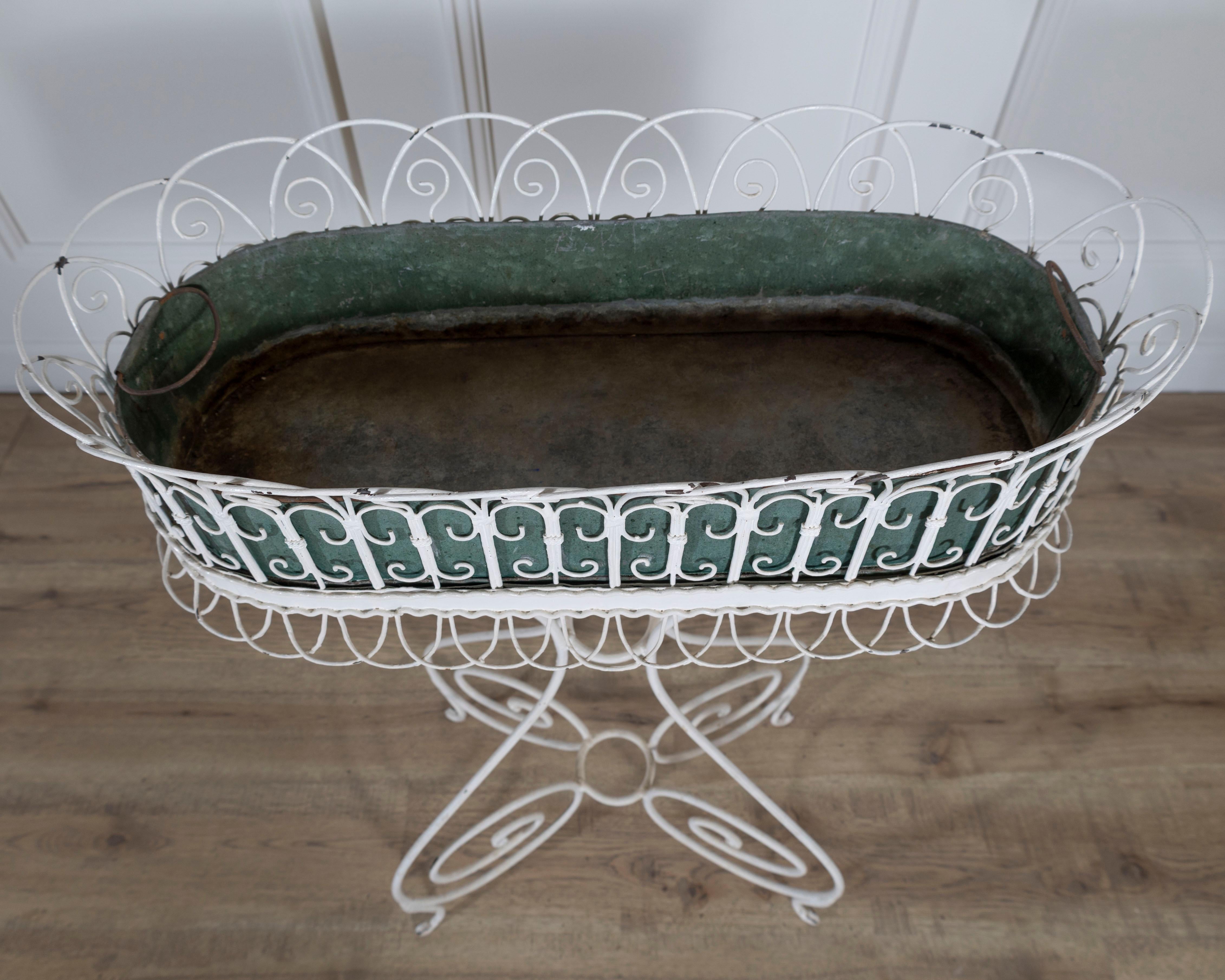 Wrought Iron Planter with Scrollwork Stand, 20th Century in vendita 4