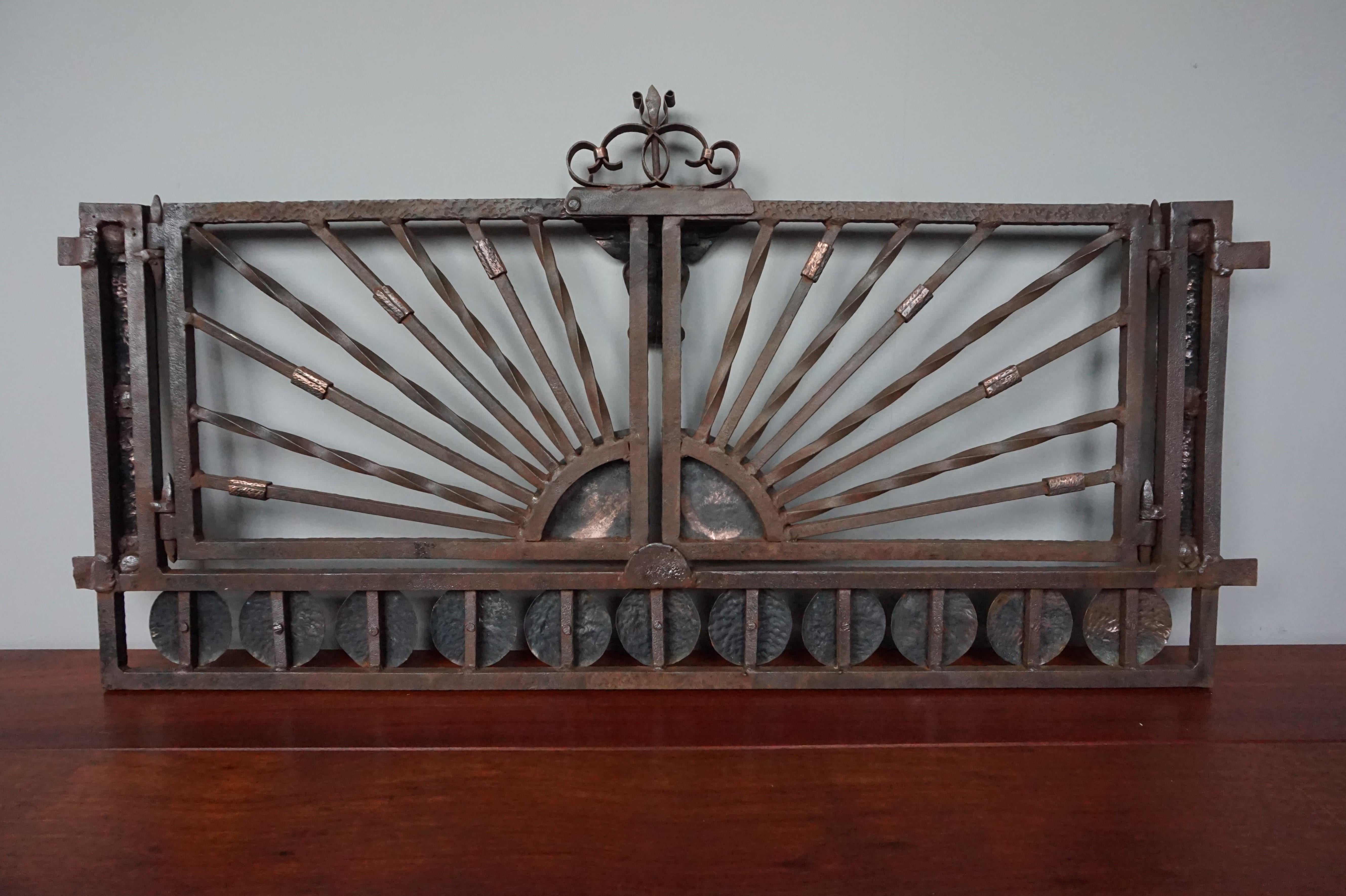 Wrought Iron Ranch Like Gate / Fence Window w. Stylized Brass Longhorn Sculpture In Excellent Condition In Lisse, NL