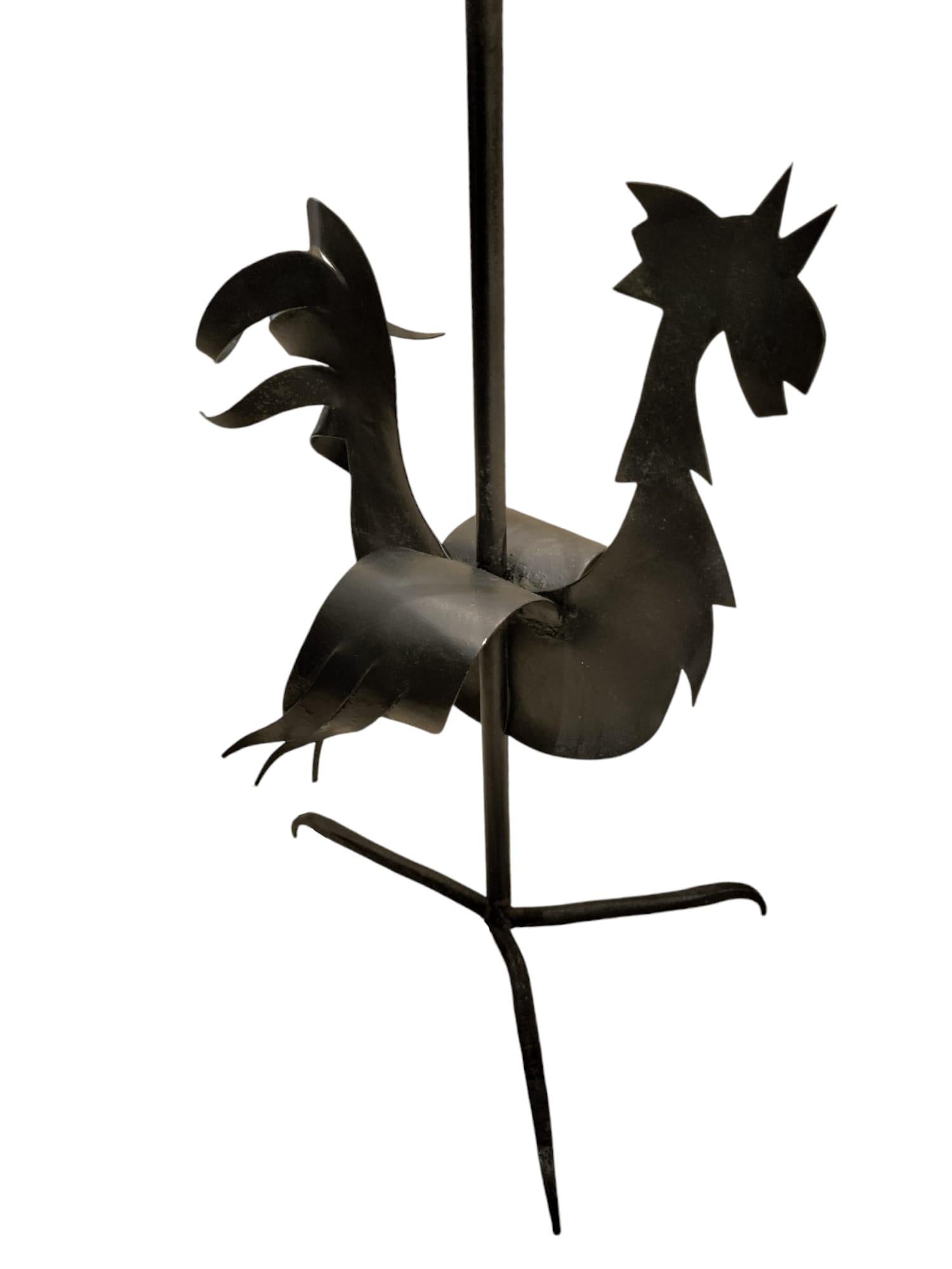Français Lampe girouette coq en fer forgé, années 1950 en vente