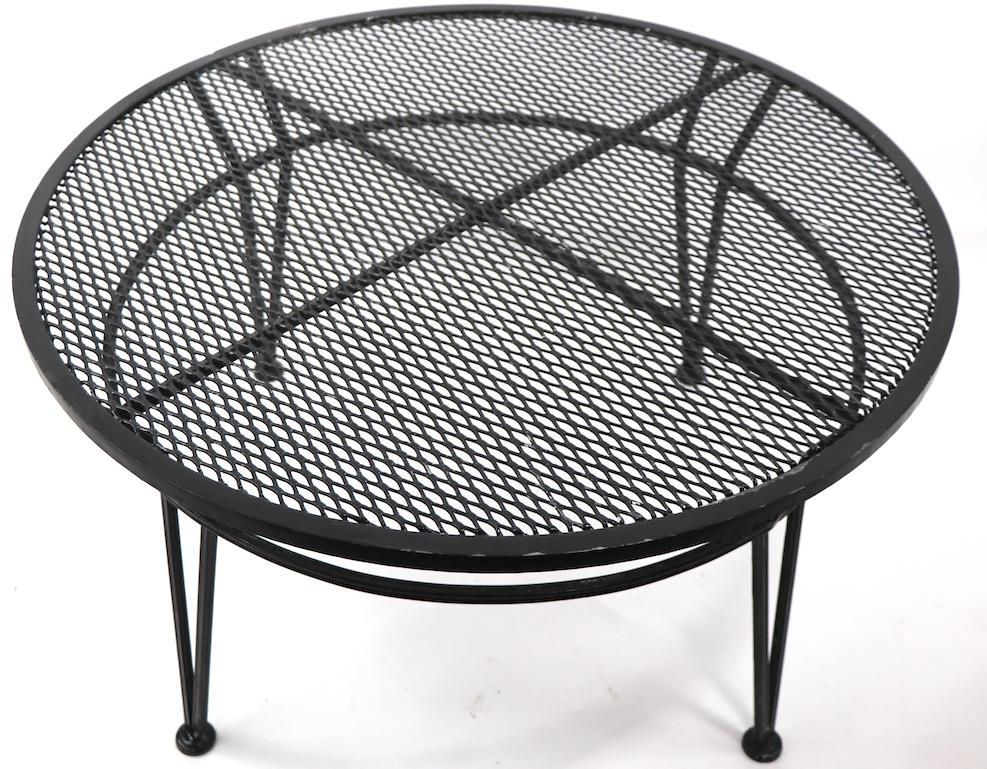 Wrought Iron Salterini  Garden Patio Coffee Cocktail Table In Good Condition In New York, NY