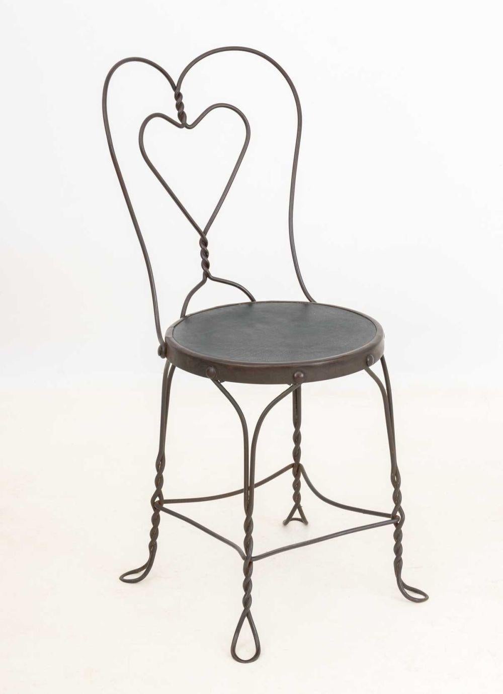 Chaises d'appoint en fer forgé, 4 Bon état - En vente à Astoria, NY