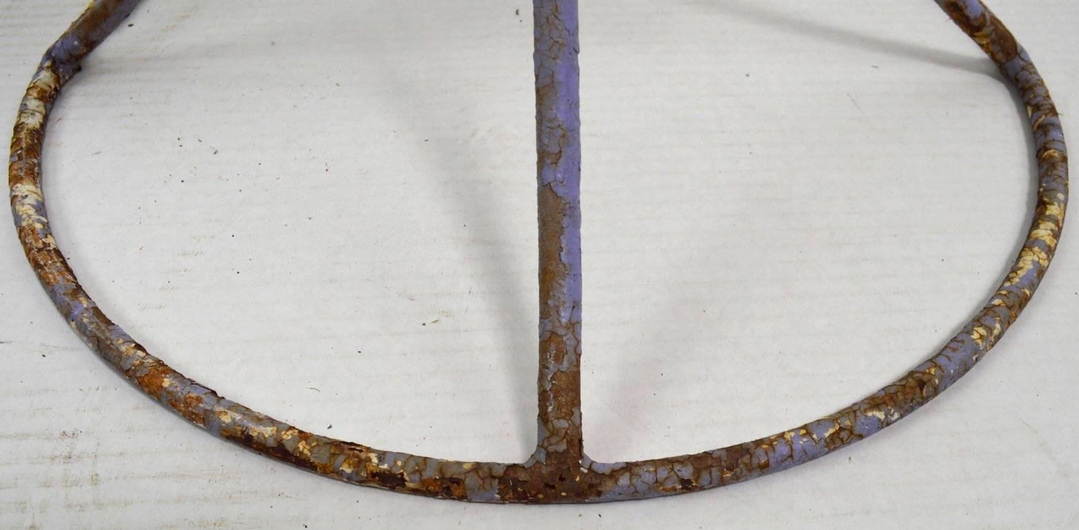 Wrought Iron Side Table Attributed to Woodard In Good Condition For Sale In New York, NY